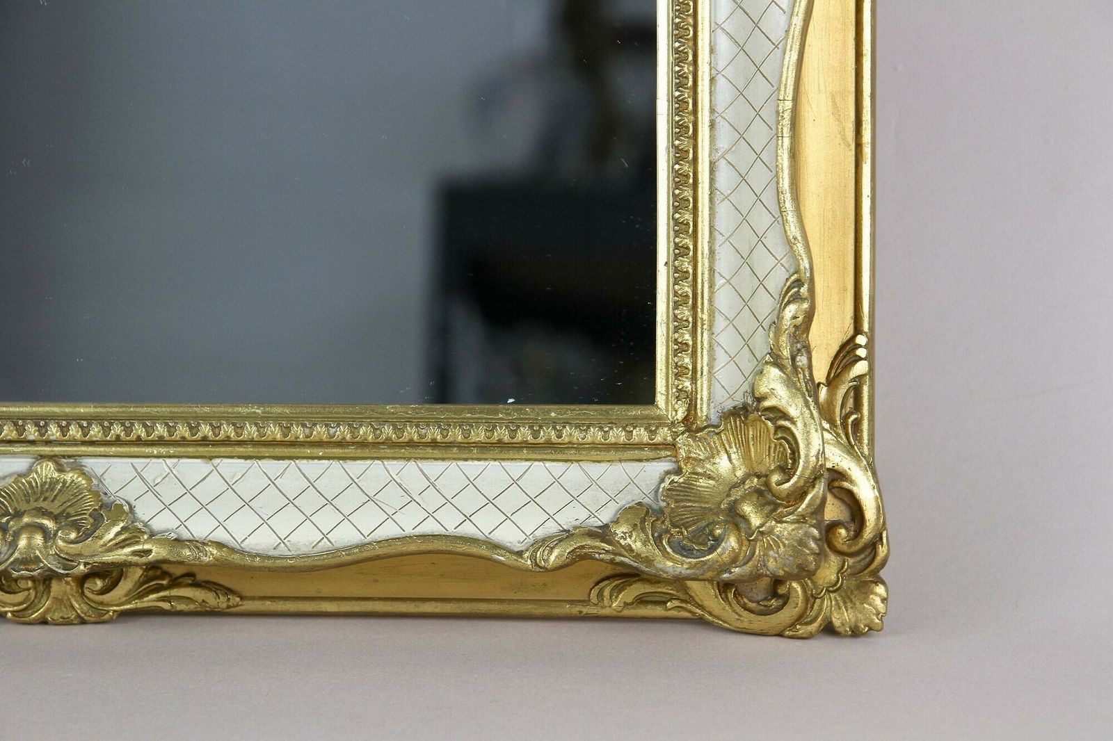 Gilt/ White Venetian Rococo Style Wall Mirror, Mid Century   It Ca. 1950 photo vinterior