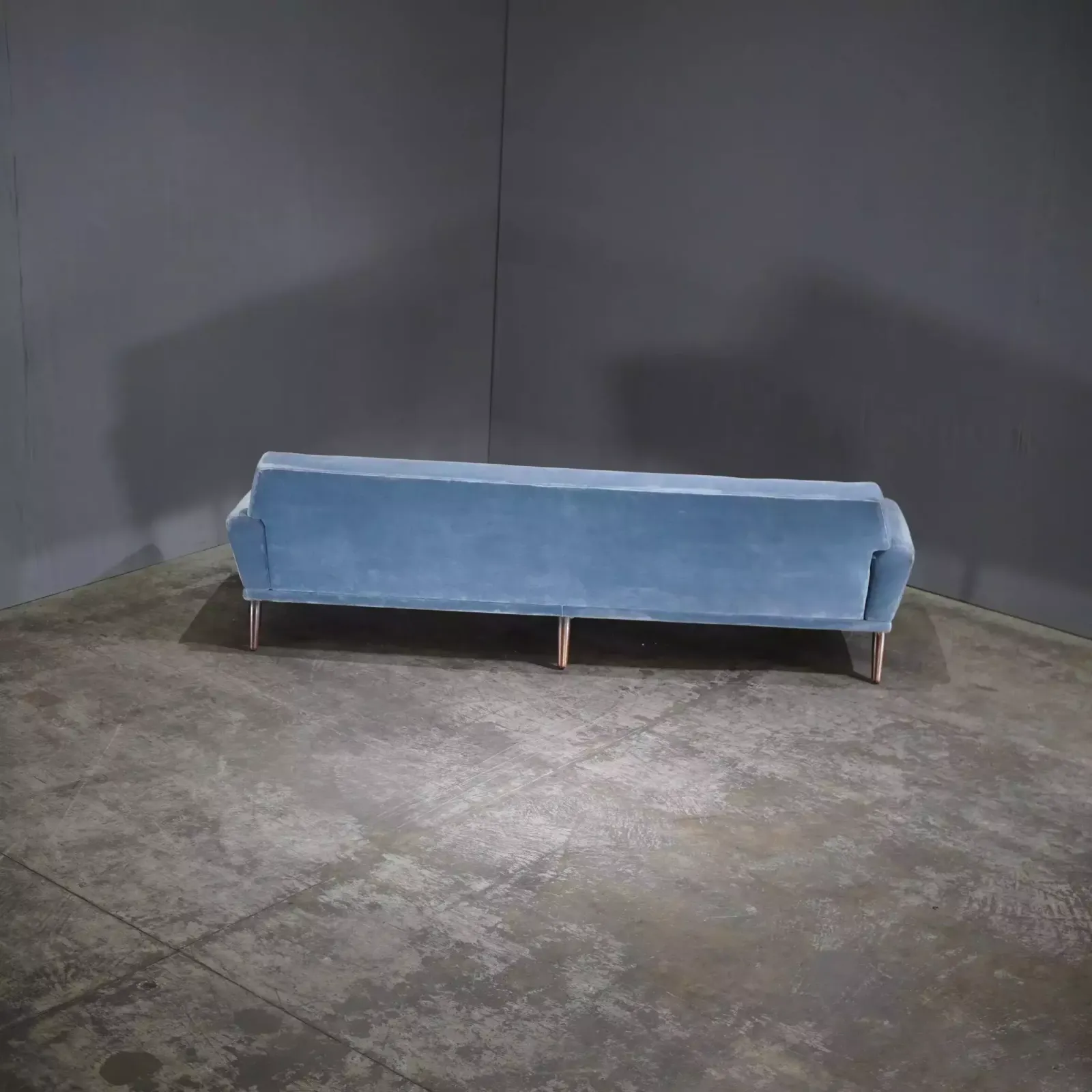 photo vinterior Bramin Møbler Four Seater Sofa In Blue Velvet By N.A. Jørgensens
