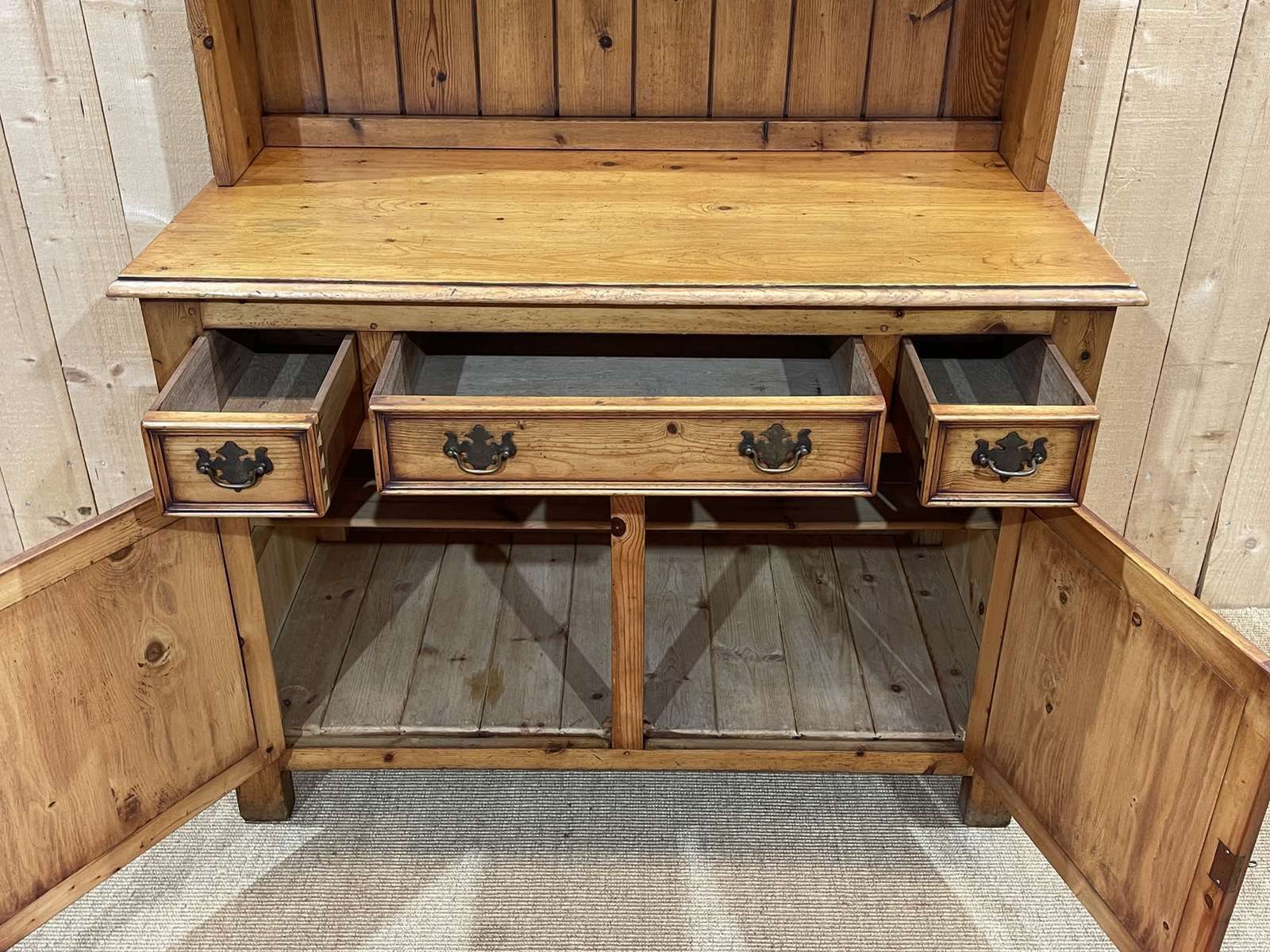 English Fir Dresser From The 1950s photo for sale