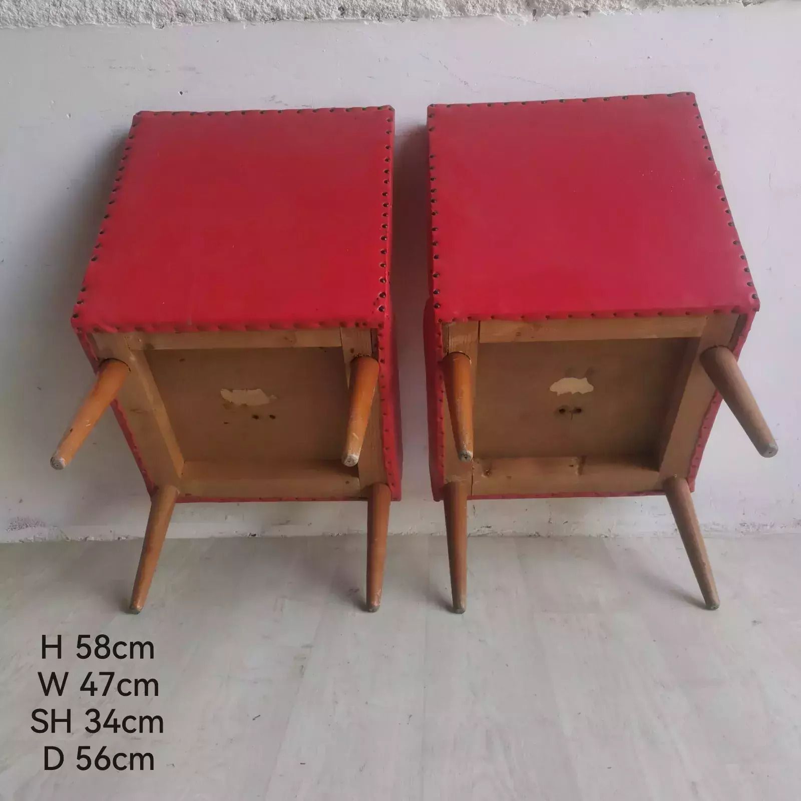 photo furniture Vintage Retro Mid Century Lightweight Chairs Original 60s Wood, Red Vinyl Quirky