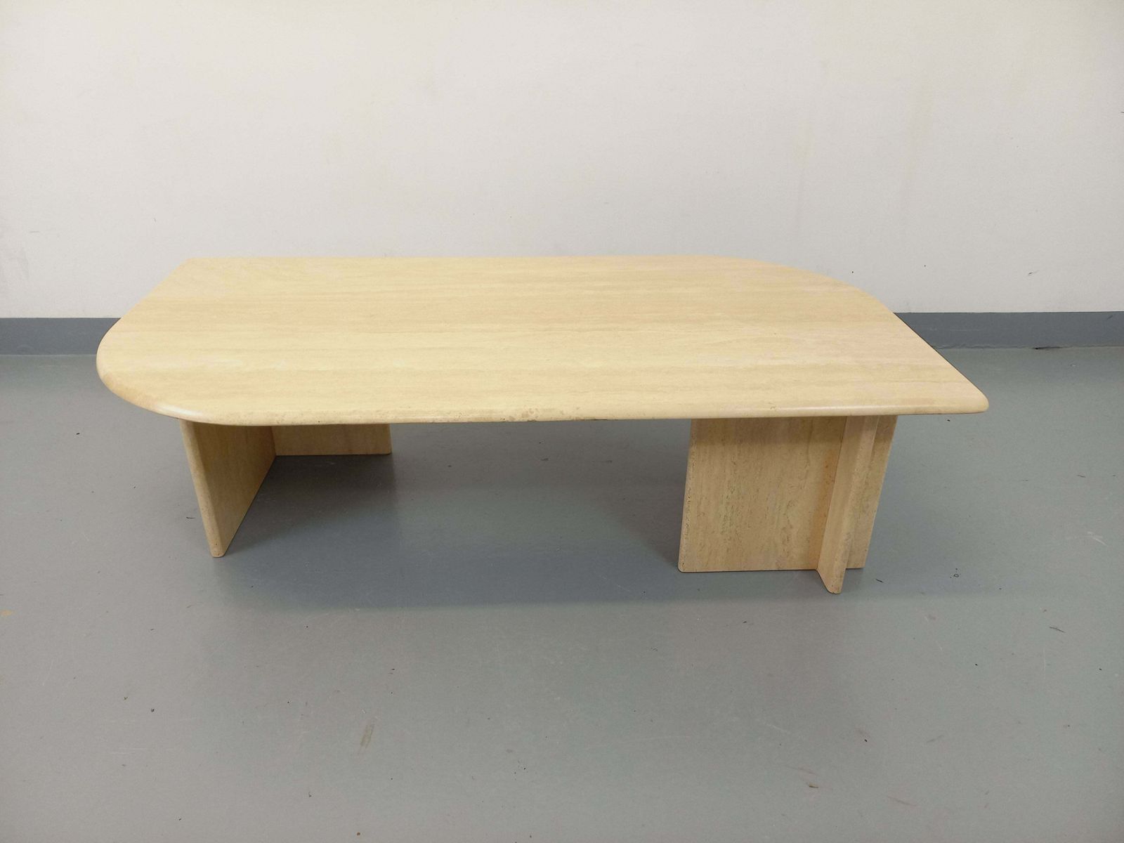 Table basse rectangulaire en travertin 3 photo for sale