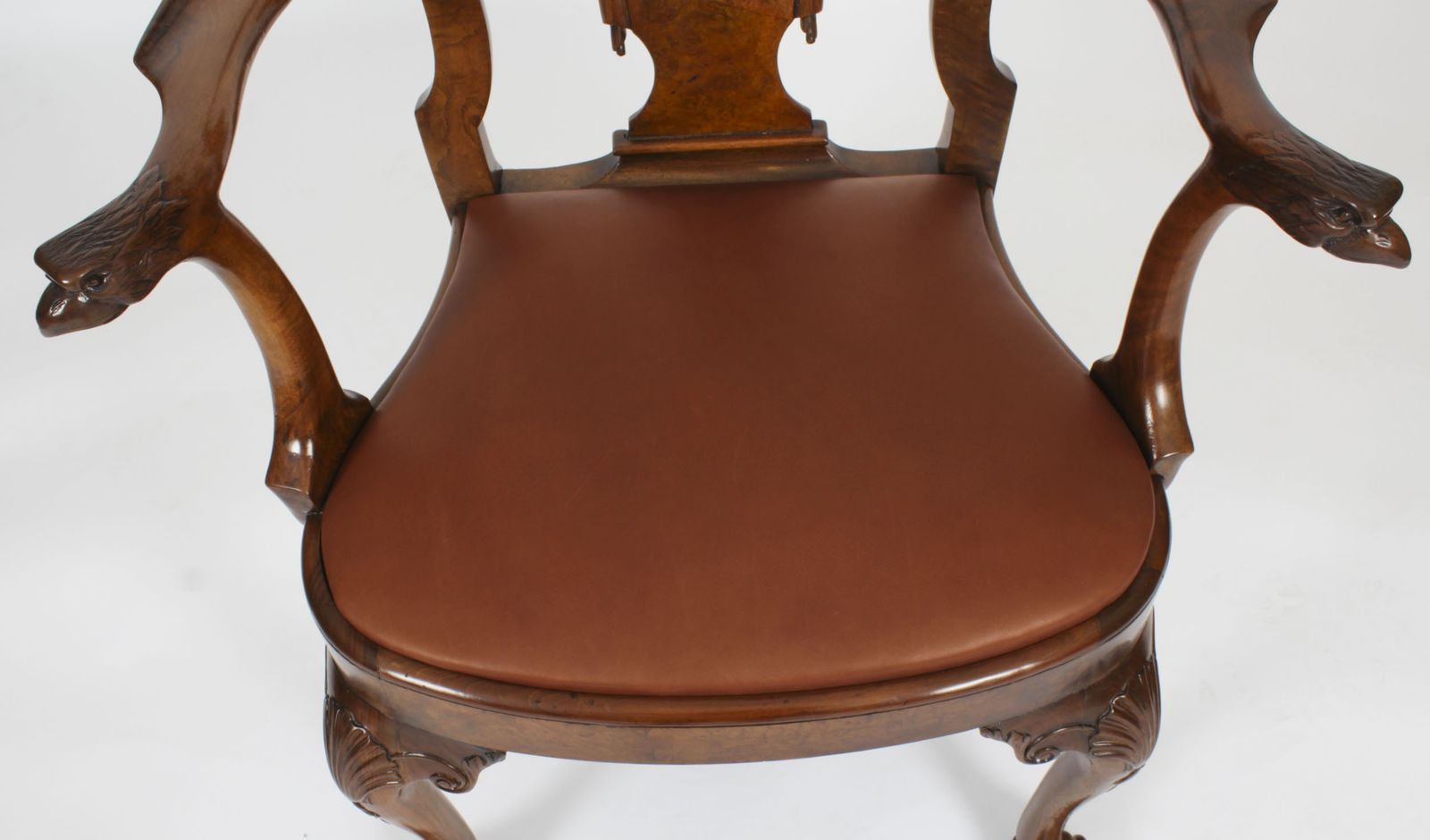 photo vinterior Vintage Set 8 Queen Anne Burr Walnut Dining Chairs  20th Century