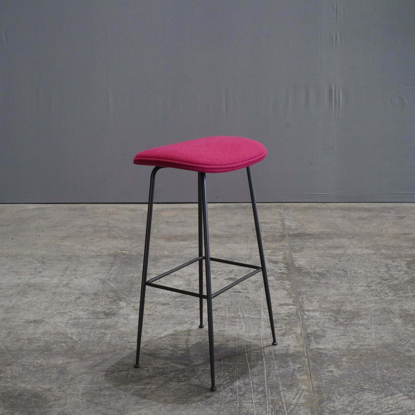 Gubi Beetle Bar Chair By Gamfratesi Upholstered By Kvadrat photo vinterior