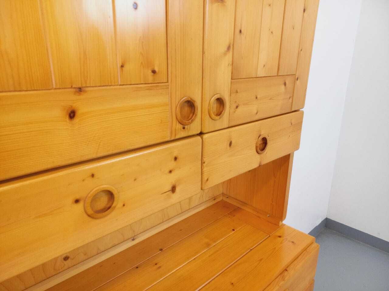 Grand meuble de rangement Charlotte Perriand en pin photo buy