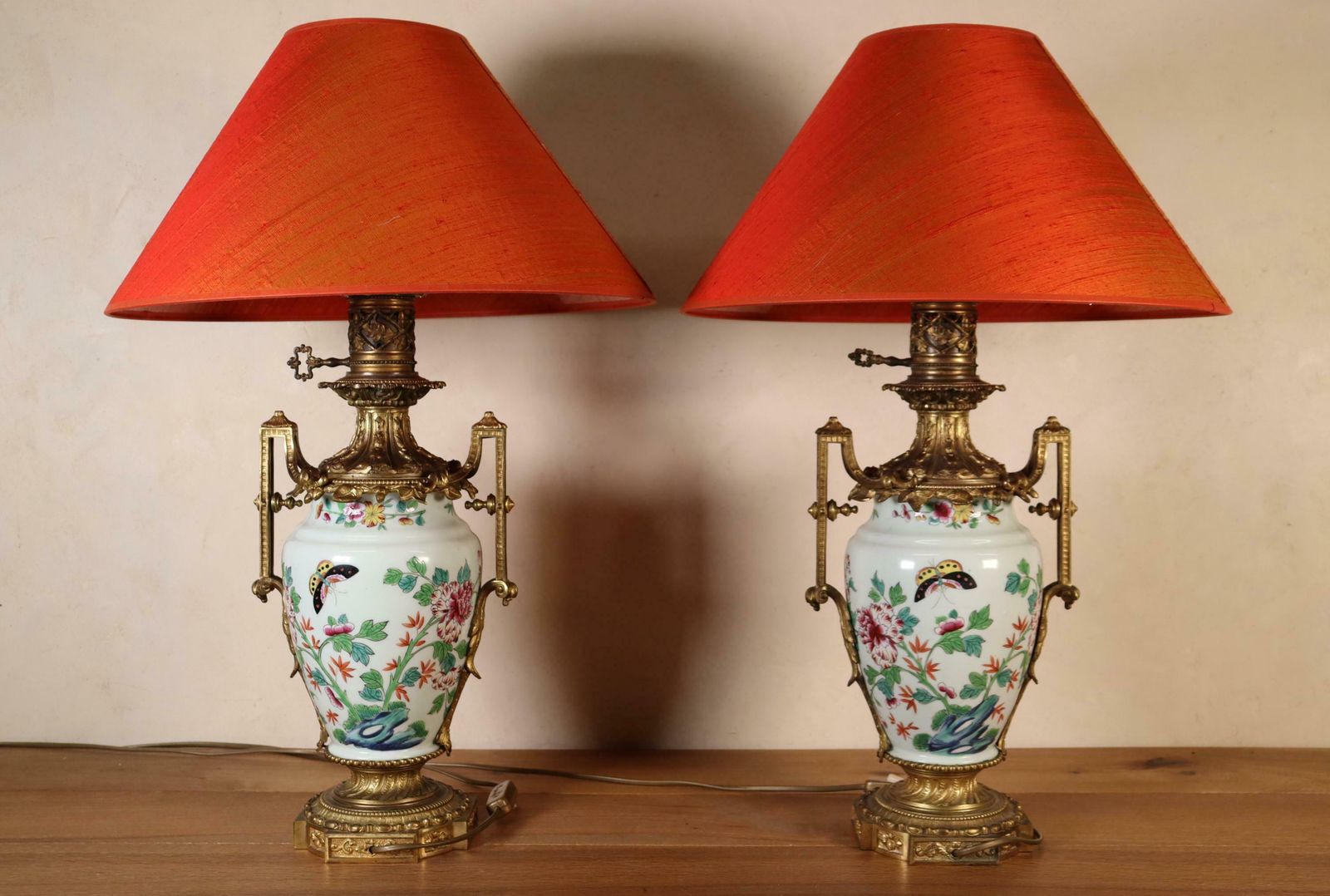 A Nice Pair Of Late 19th Century Gilt Bronze Mounted Chinese Canton Famille Rose Porcelain Vase Table Lamps, Gilt Bronze Mounts (St.189) photo Lighting