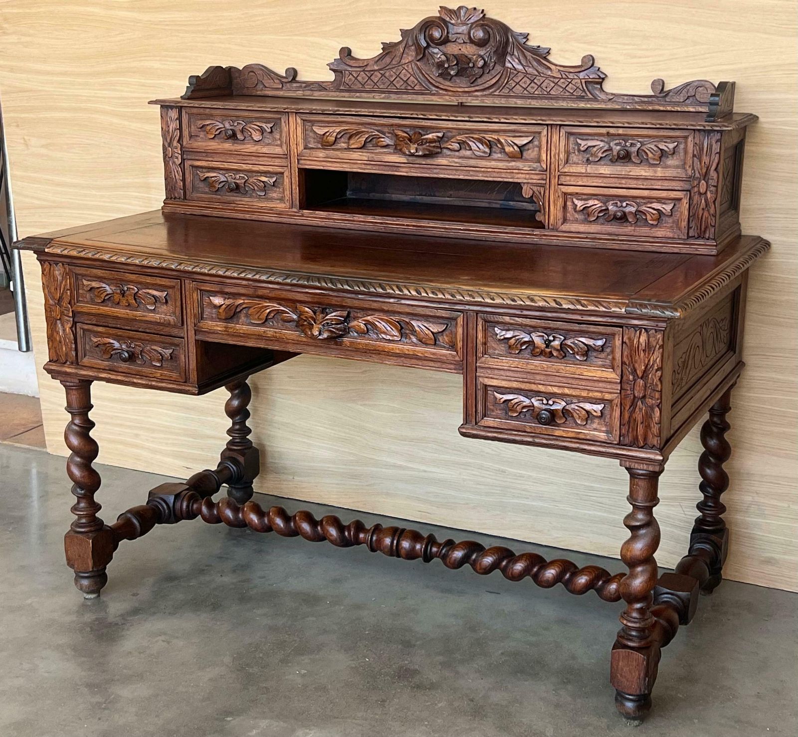 Table de bibliothèque ou bureau de style baroque espagnol en chêne, XIXe siècle photo 5222.0