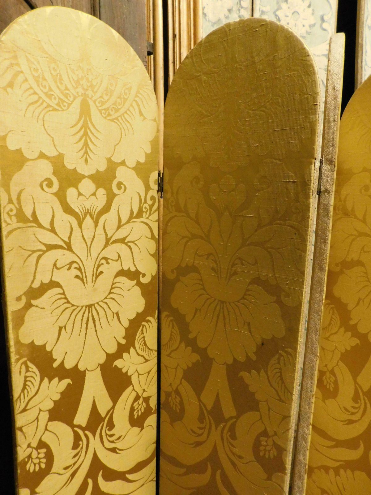 Liberty Screen In Silk With Tapestry Decoration, Italy photo 1021.0
