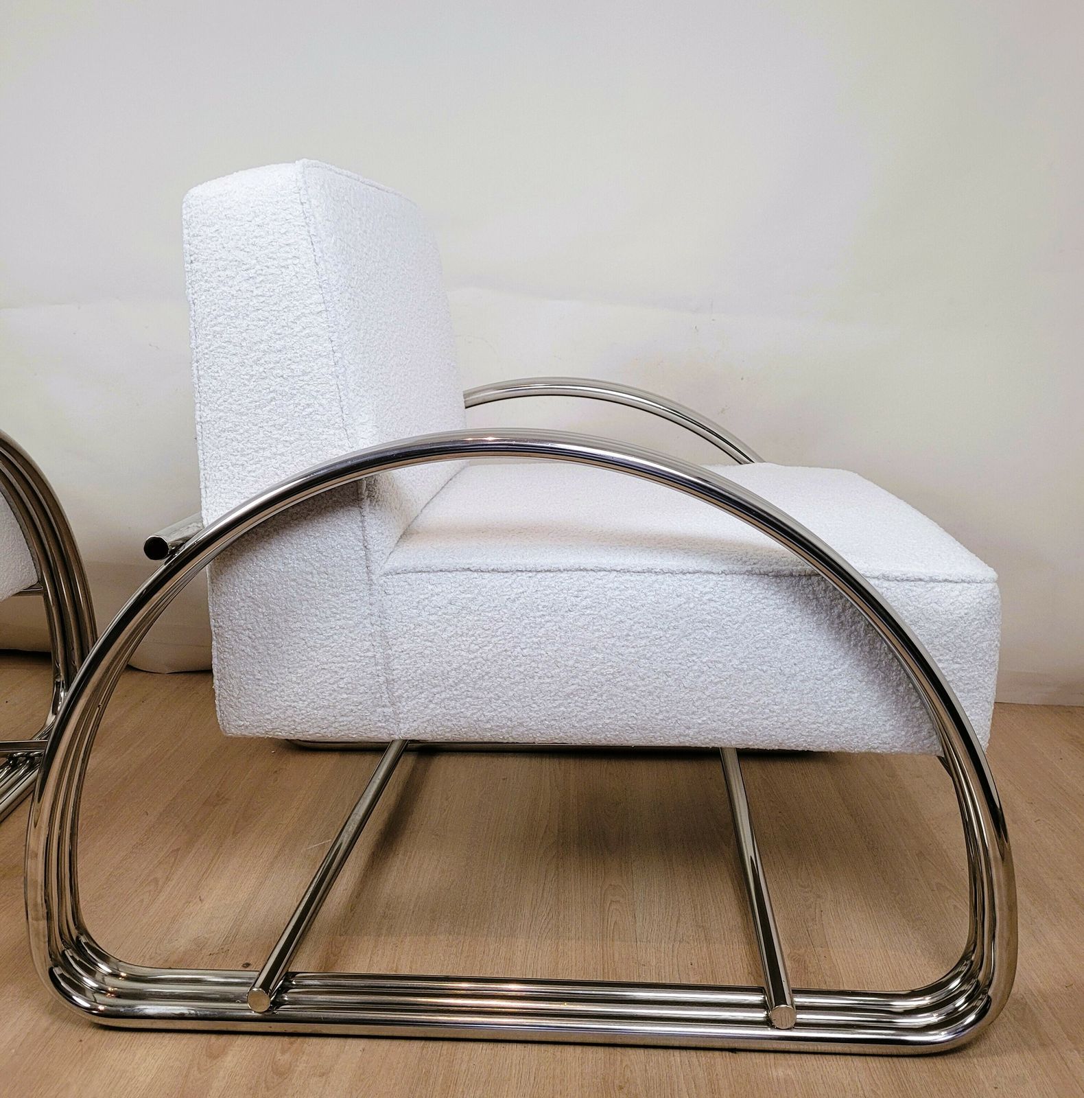 photo furniture Ralph Lauren, Pair Of Large Chrome Armchairs, 20th Century