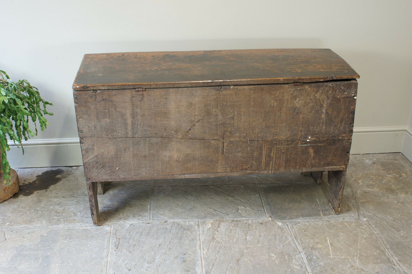 photo furniture 17th Century Oak Coffer.