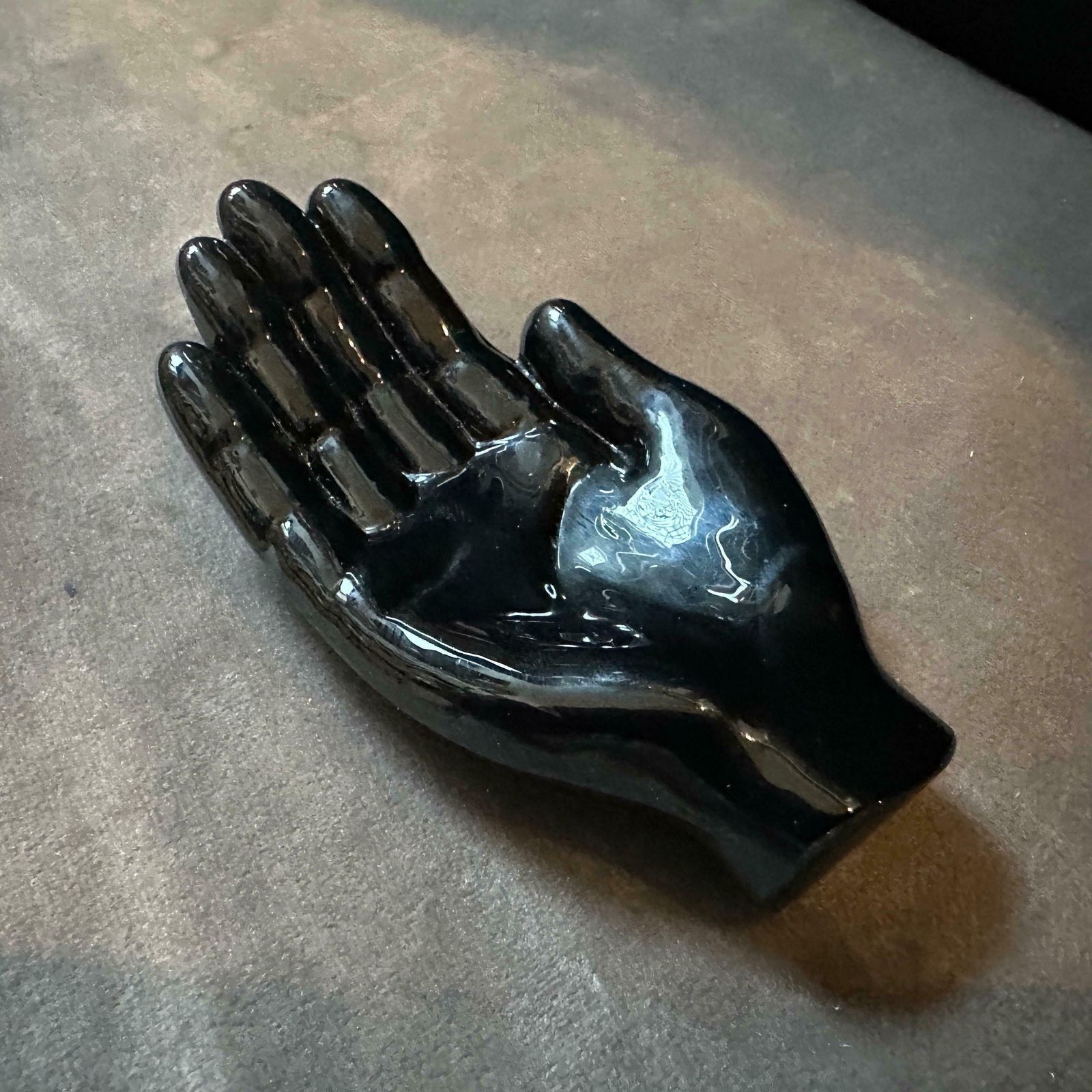 1990s Alfredo Barbini Modern Black Murano Glass Paperweight Depicting An Hand photo vinterior