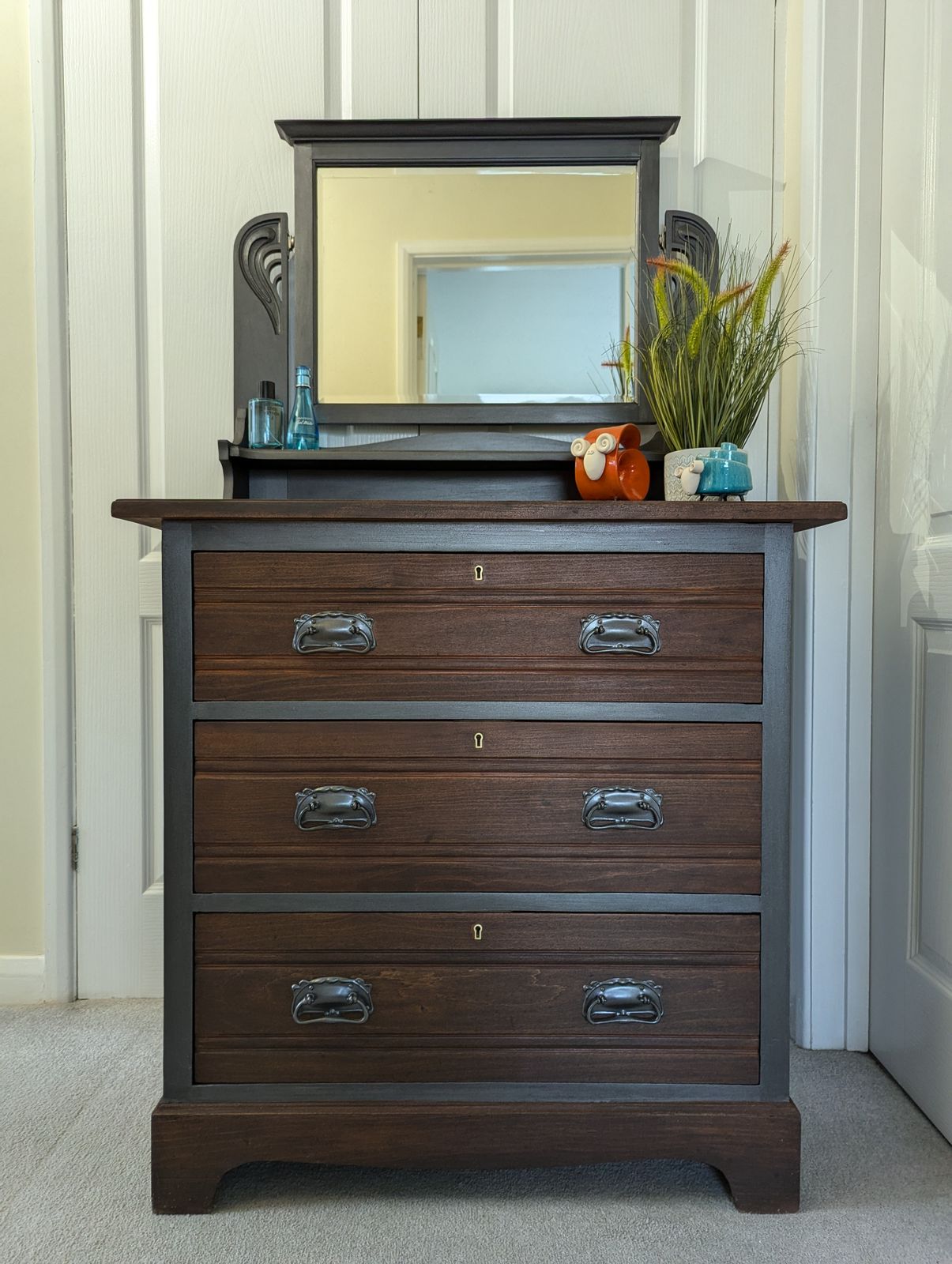 Harris & Solomon Lebus   Walnut Dresser With Drawers And Mirror
