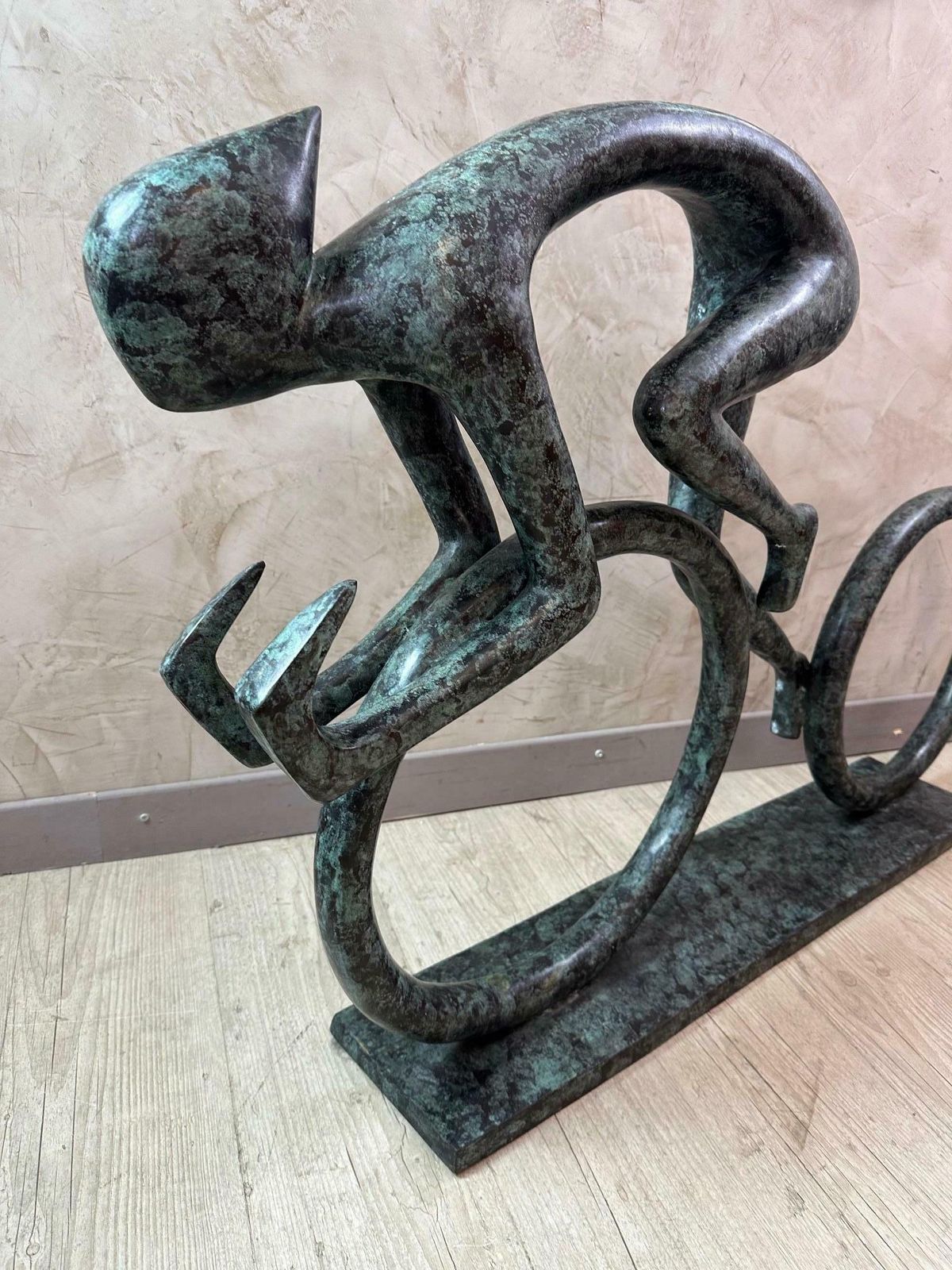 photo furniture Contemporary "Tour De France" Cyclist Bronze Sculpture