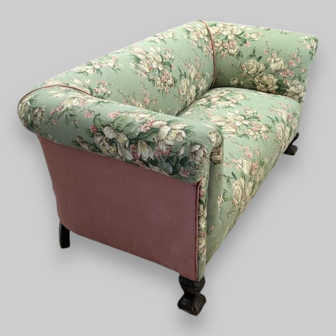 A Chesterfield Sofa, 1800s, Antique photo Furniture