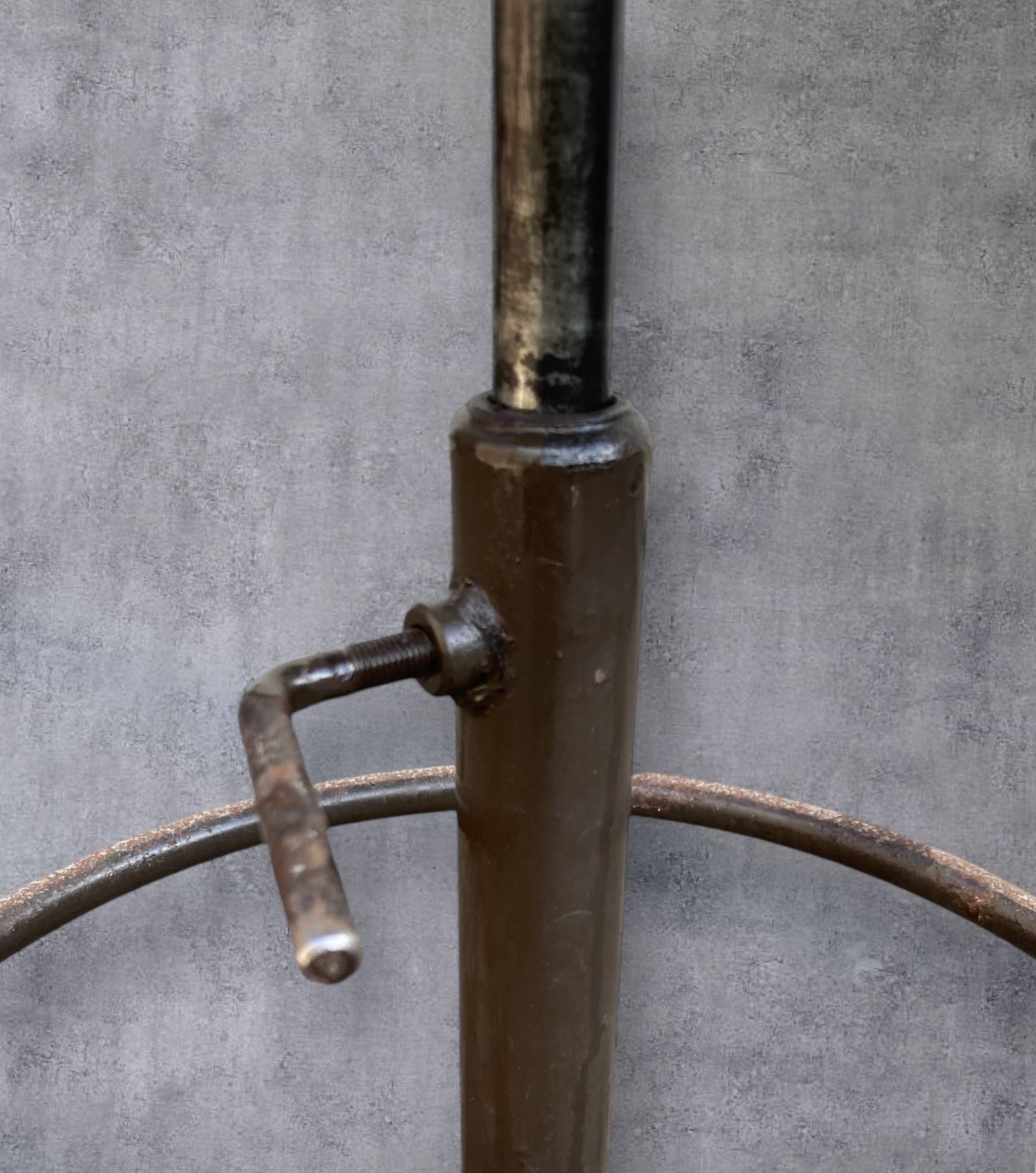 photo vinterior Rare Mid Century Roc Industrial Swivel Stool (1950s–70s), Adjustable Height