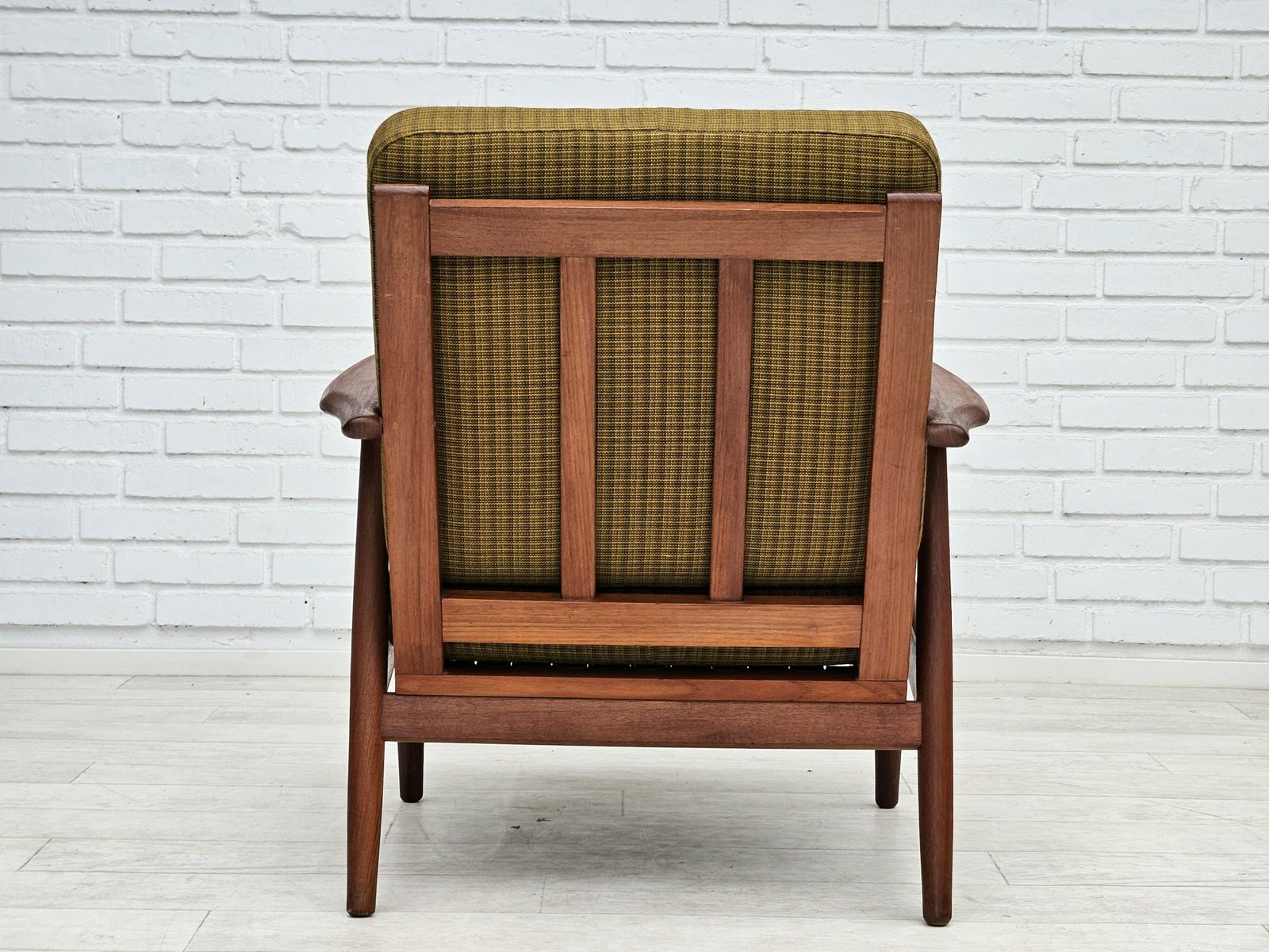 Deense Teakhouten Fauteuil, Ca. Jaren 1970, Groene Meubelstof, Goede Staat. photo for sale
