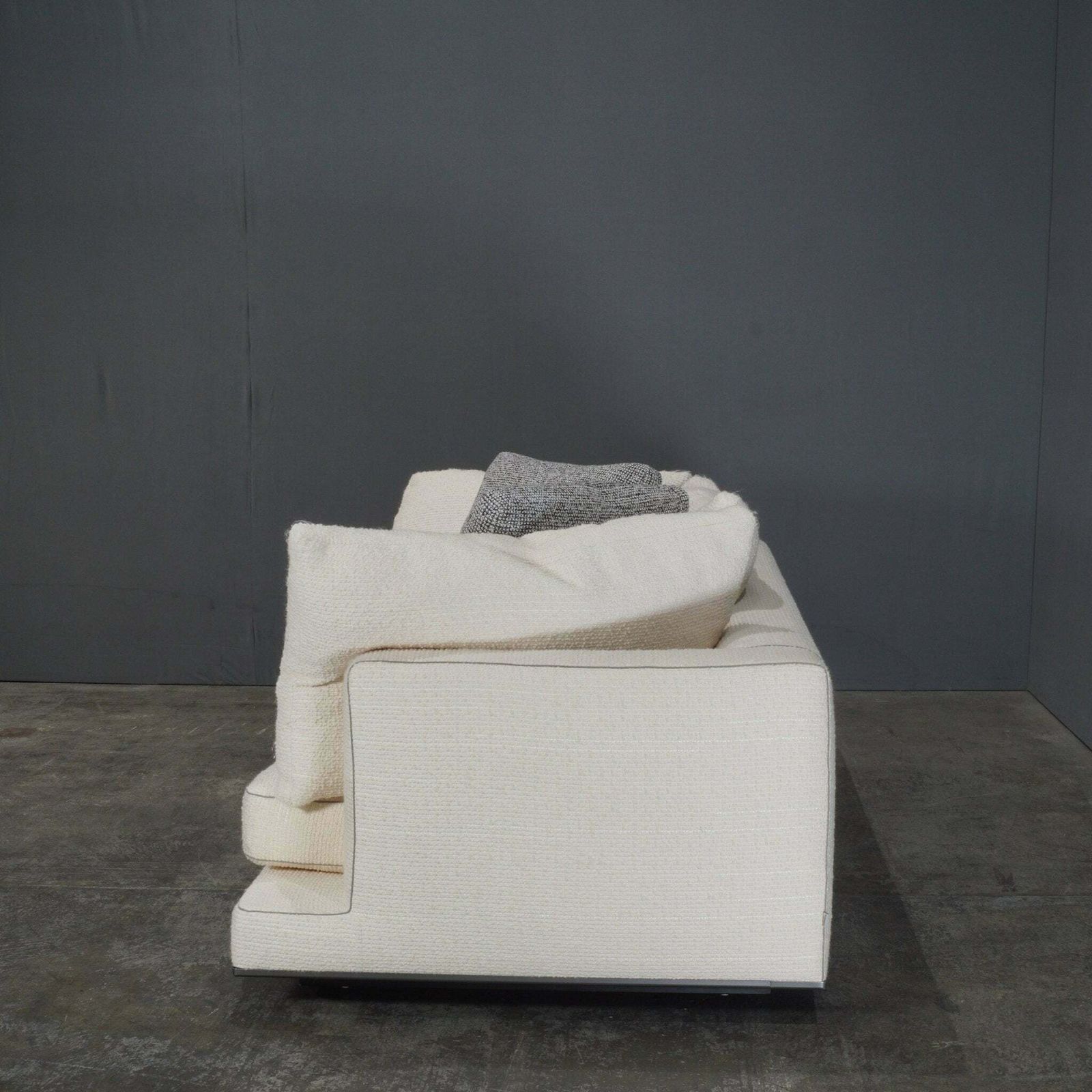 Maxalto 3 Seater Cream Boucle Aurae Sofa By Antonio Citterio photo 4900.0