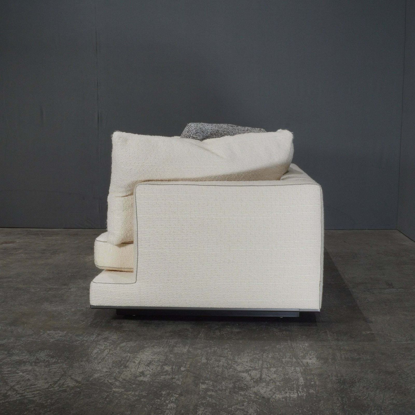 Maxalto 3 Seater Cream Boucle Aurae Sofa By Antonio Citterio photo vinterior