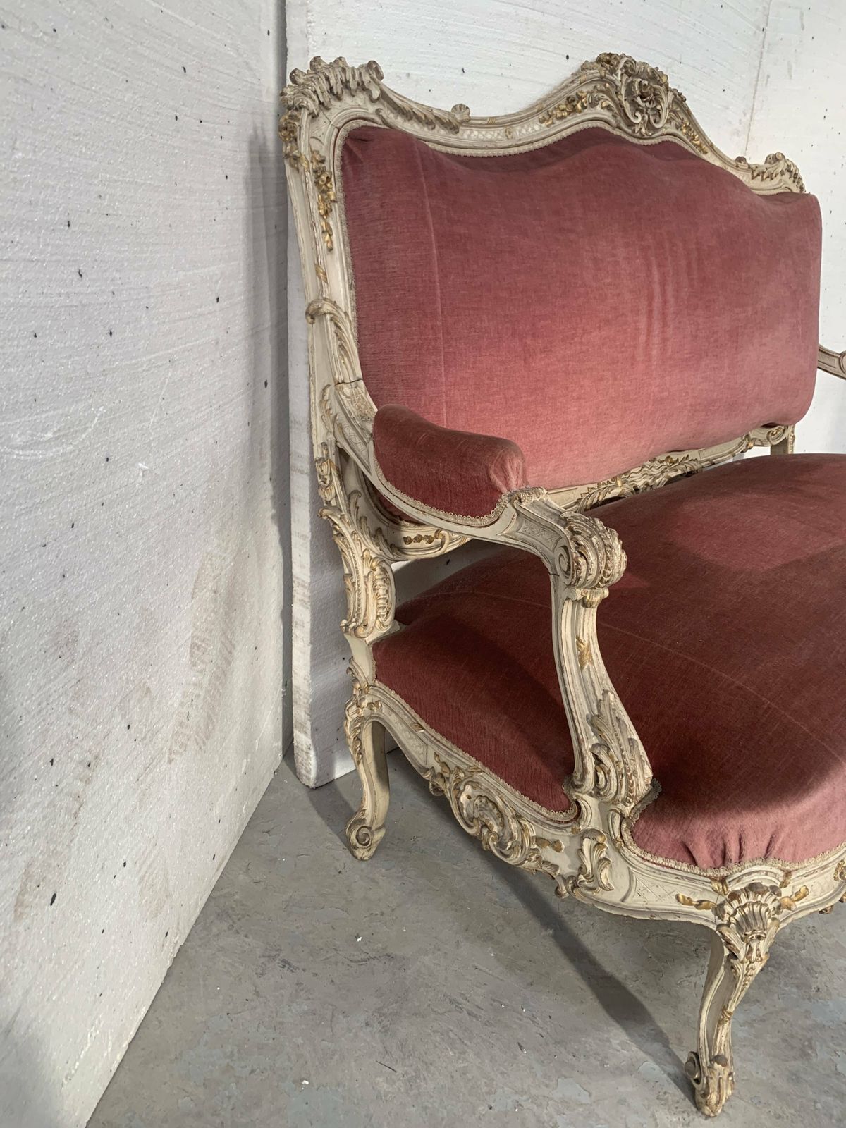 photo buy Louis XV Style Bench In Lacquered And Gilded Beech, 20th Century