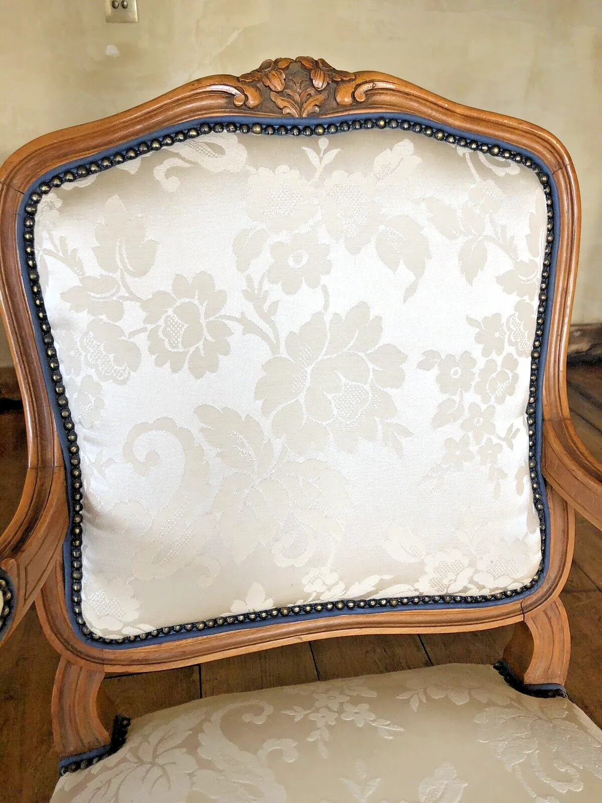Antique French Louis XV Vintage Ivory  Cream Beech Louis Fauteuil Armchair photo vinterior