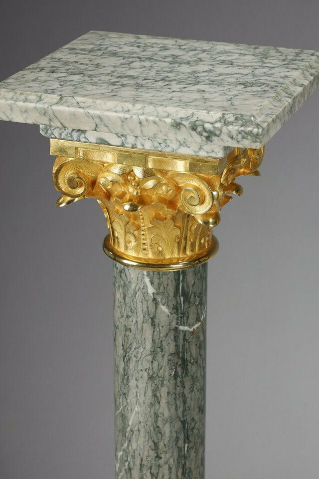 photo vintage Pair Of Columns In Green Estours Marble And Light Green Base With Corinthian Capitals