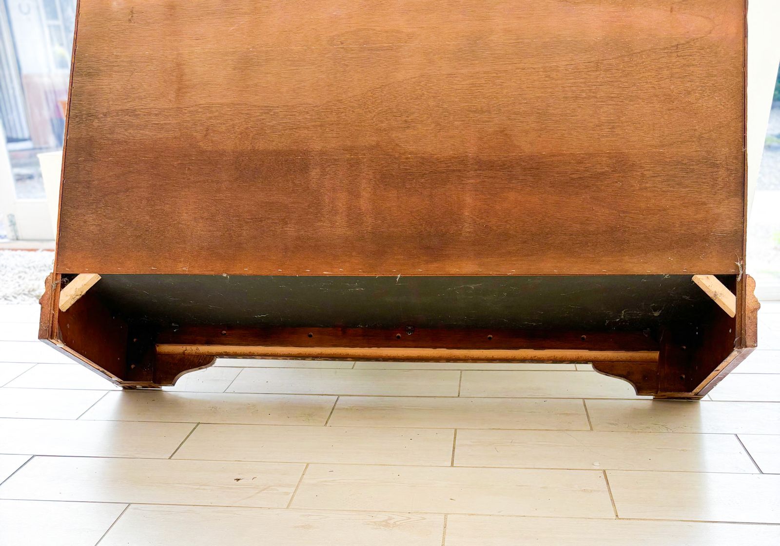 photo furniture Mahogany Jacobean Style Sideboard In Shabby Chic Style