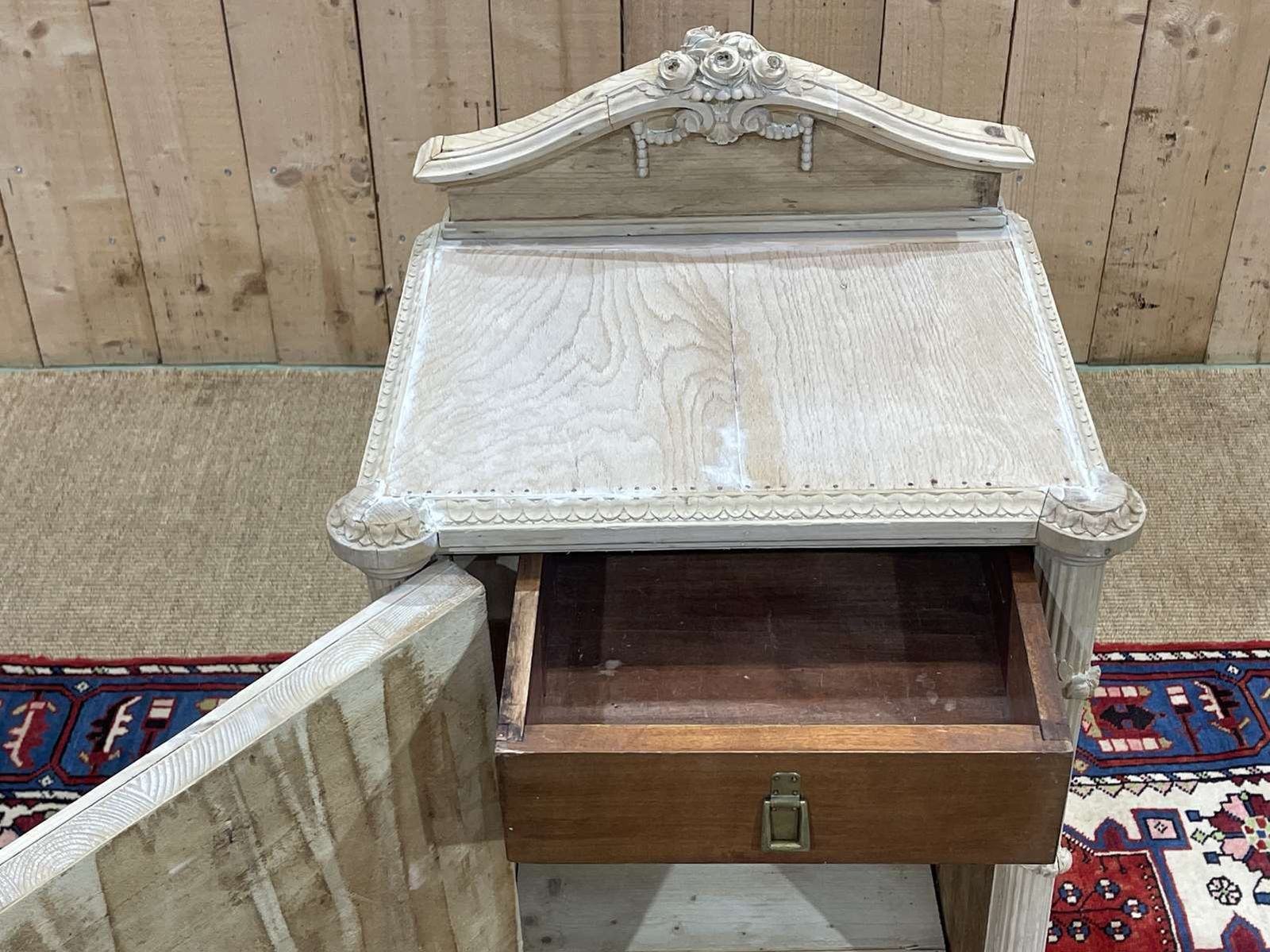 English Fir Bedside Table From The 1950s photo vinterior