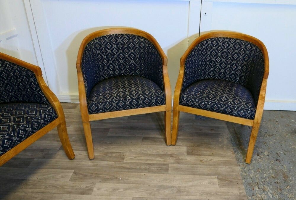 A Set Of 4 Upholstered Tub Chairs photo Furniture