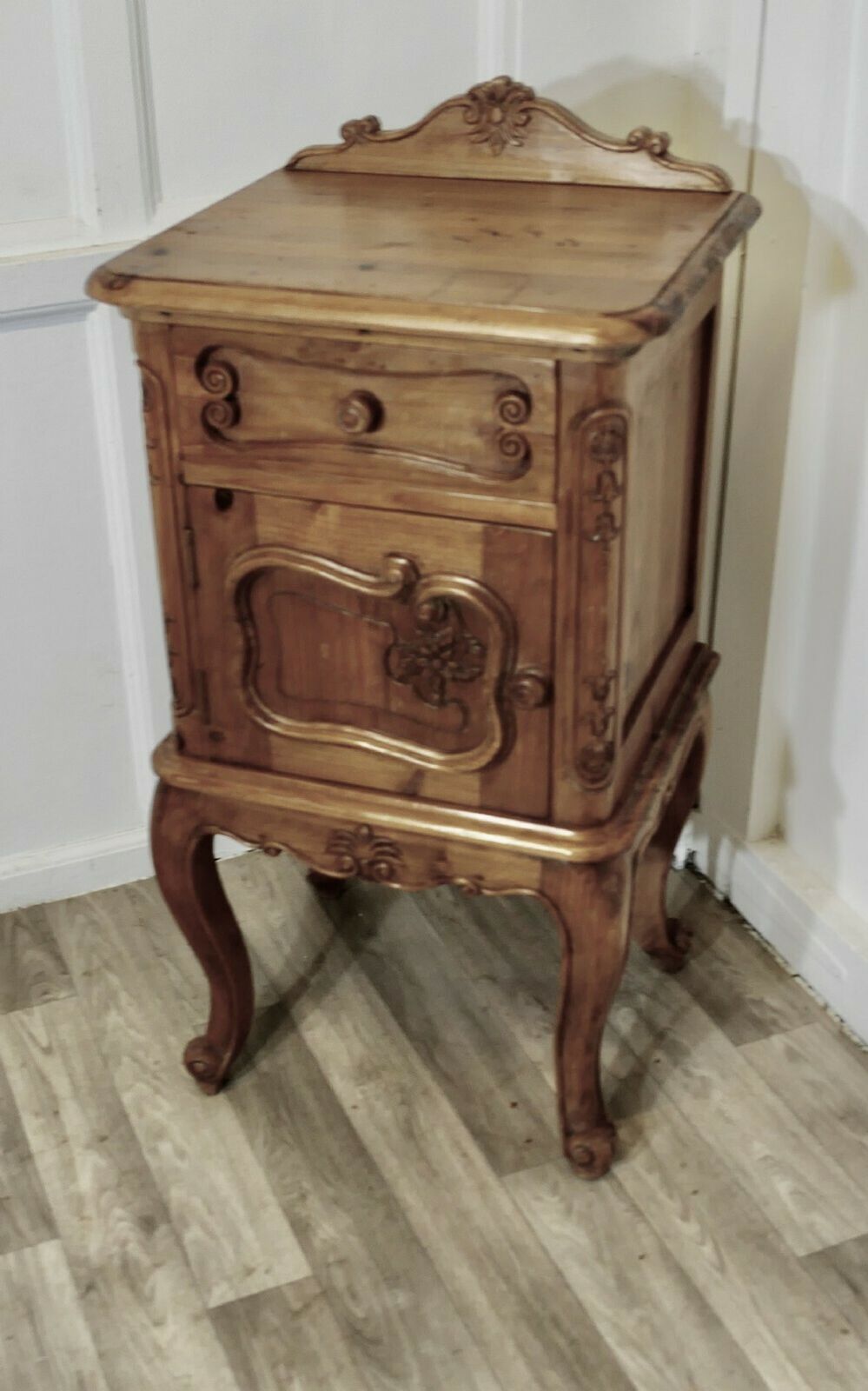 French Rococo Style Side Or Bedside Cabinet photo 420.0