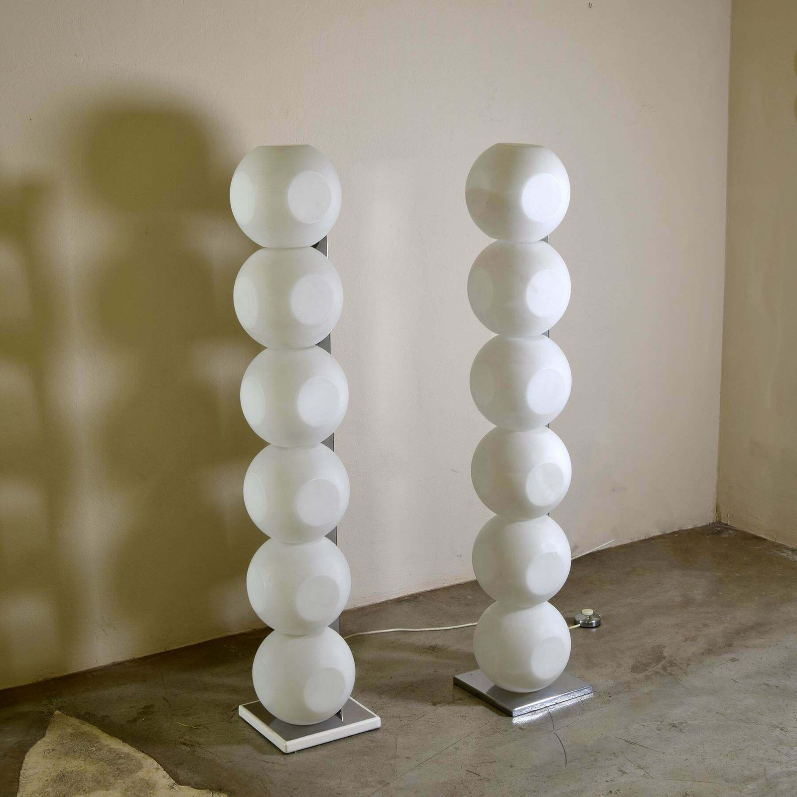 Set Of Two Italian Floor Lamps Space Age By Luci Mod. 440 photo vinterior