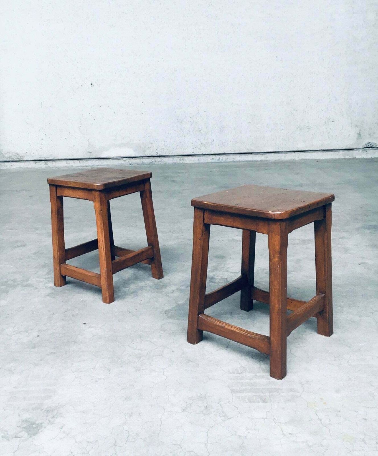 Handgemaakt Massief Houten Krukkenset, België, Ca. Jaren 1940 photo vintage