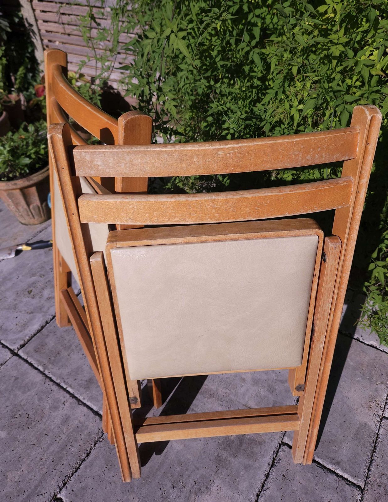 Pair Of Mid Century Beechwood Folding Chairs With Cream Vinyl Seats photo vintage