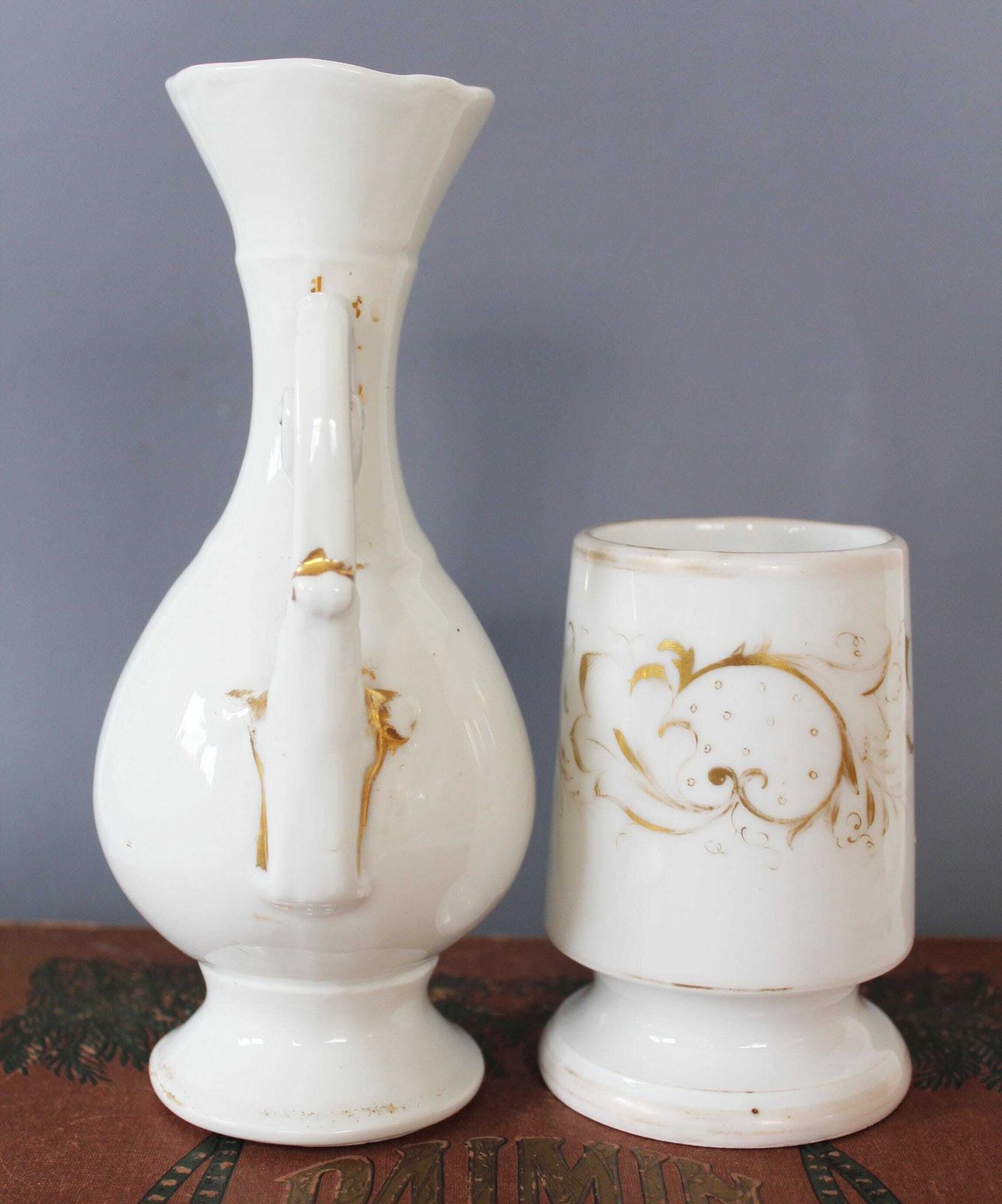 Two Antique Vieux Paris Porcelain Vases, 19th Century, Deep Bowl, Desk Organiser, Louis Philippe, White Glaze, Gold Decoration, Bud Vase photo 53.0