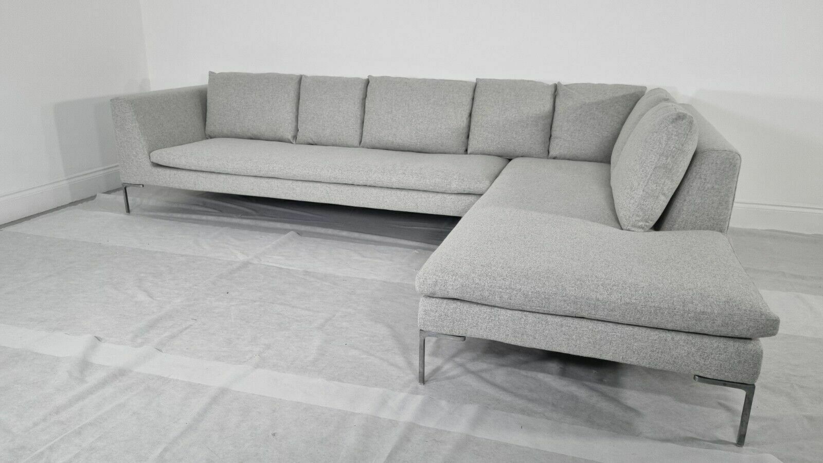 photo furniture Immaculate Bb Italia L Shape Grande In Light Grey Wool