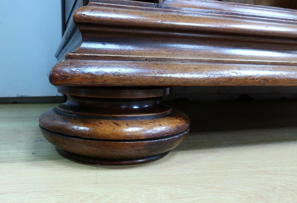 photo vintage Walnut Chest Of Drawers P. Guinand Leglas, Renaissance Style – 1920