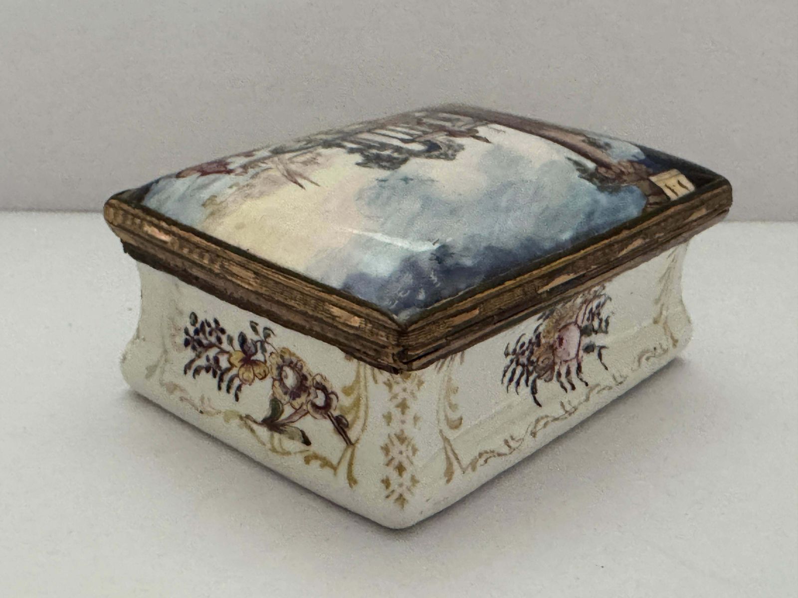 18th Century South Staffordshire Snuff Box photo vinterior