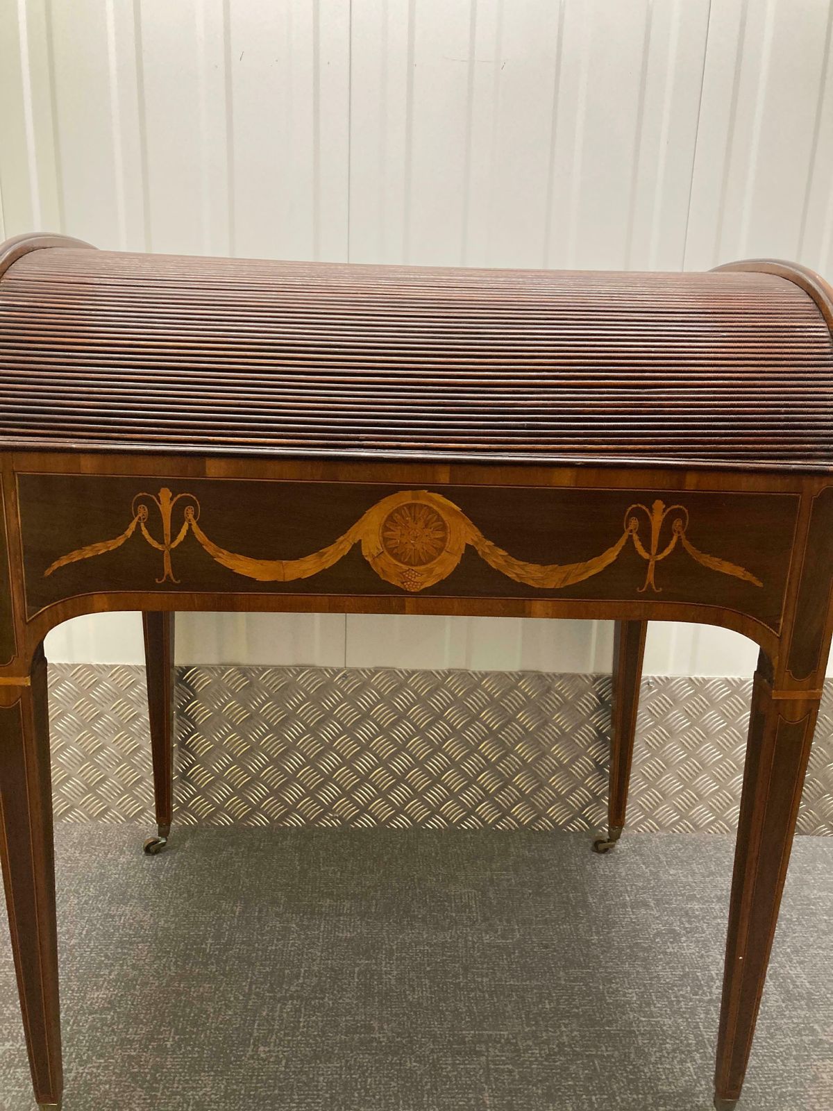 Sheraton Period Partridgewood Tambour Desk photo vinterior