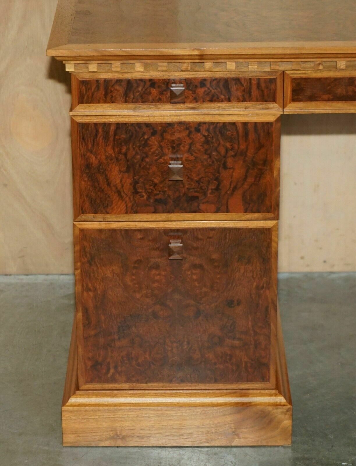 Rrp £25,550 David Linley Burr Walnut Classic Pedestal Desk For Light Restoration photo Furniture