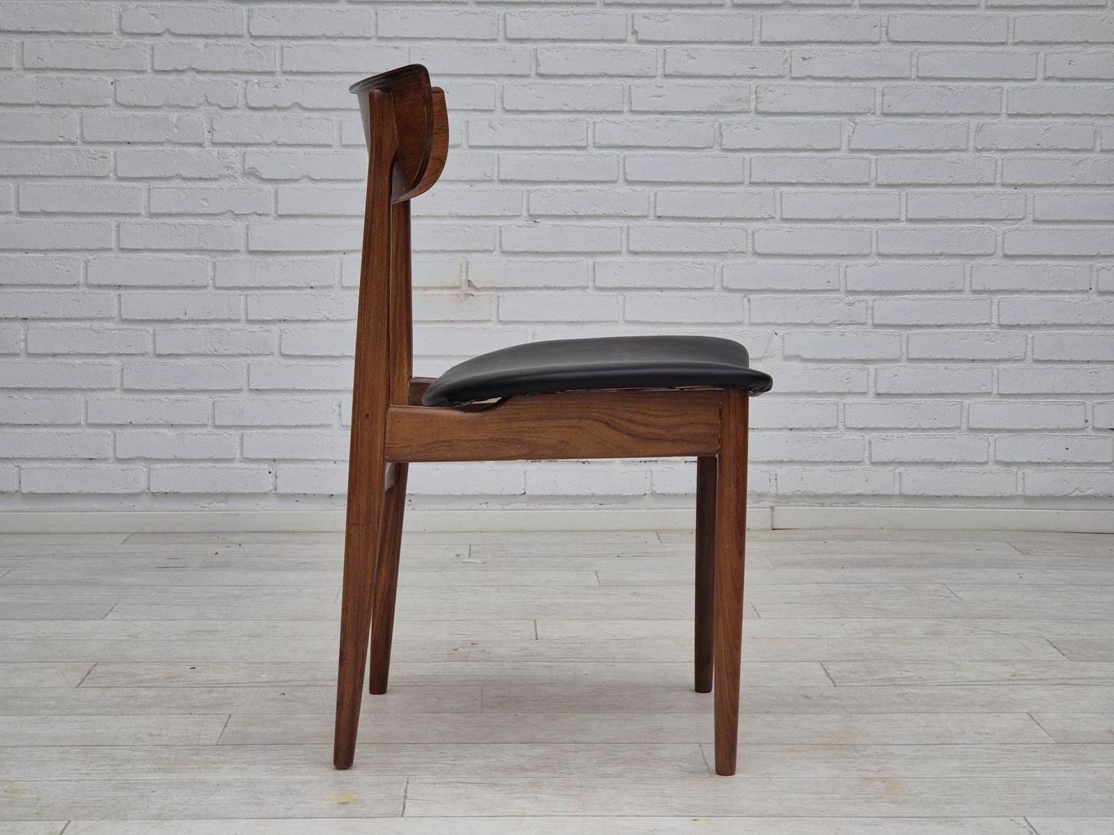 1960s, Set Of 5 Danish Dining Chairs, Reupholstered, Teak Wood. photo Furniture