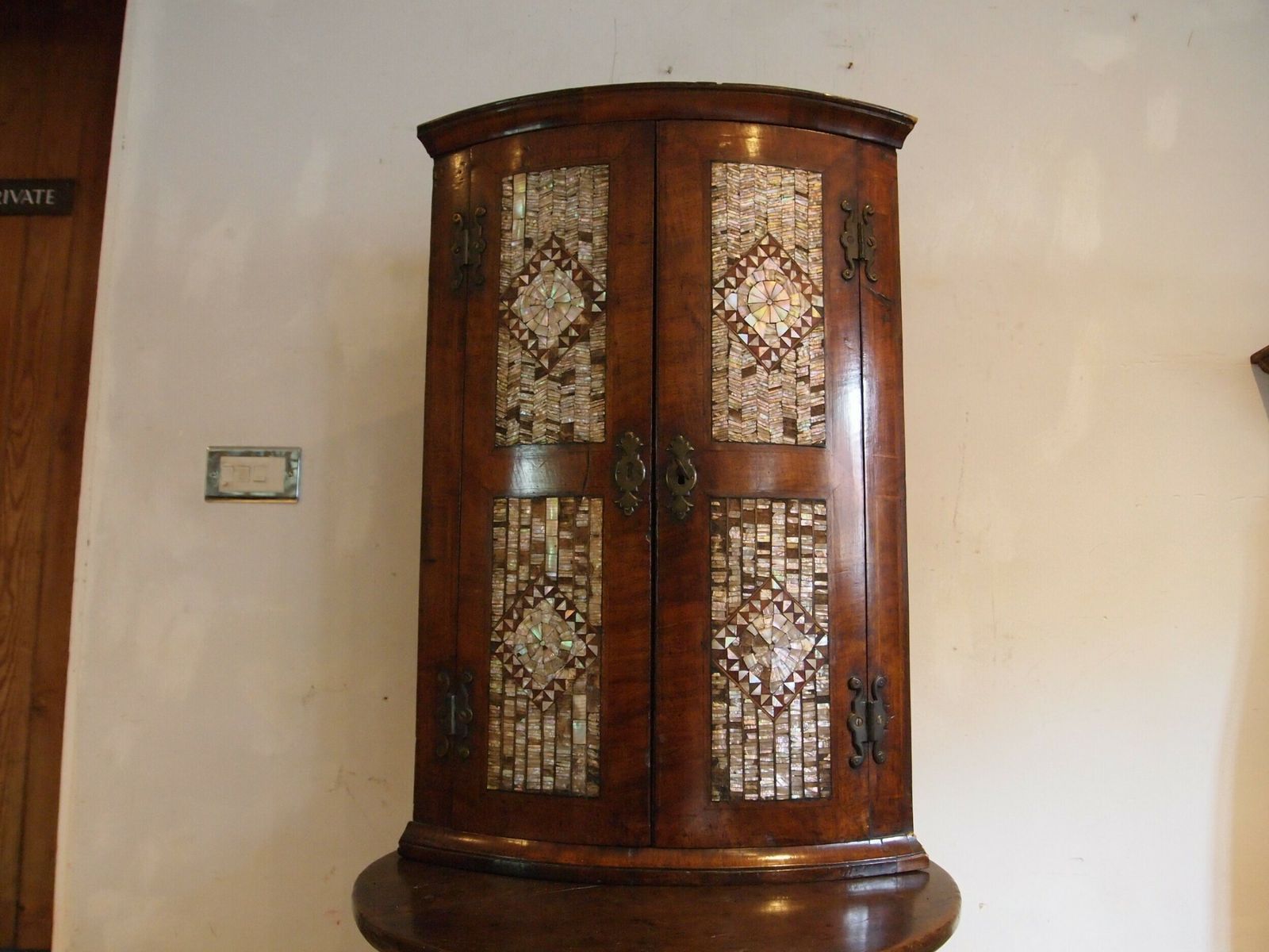 Cupboard Rare Queen Anne Corner Cabinet Walnut C1700 photo 1350.0