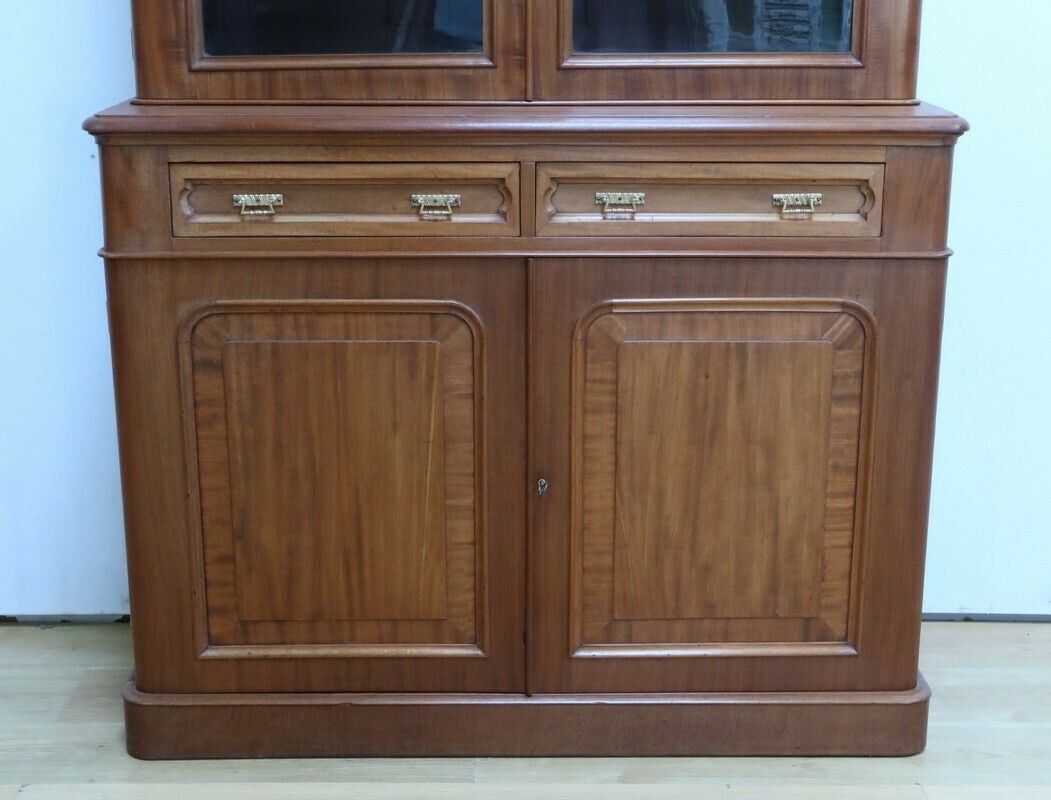 photo furniture Victorian Mahogany Two Body Bookcase, England – Mid 19th Century