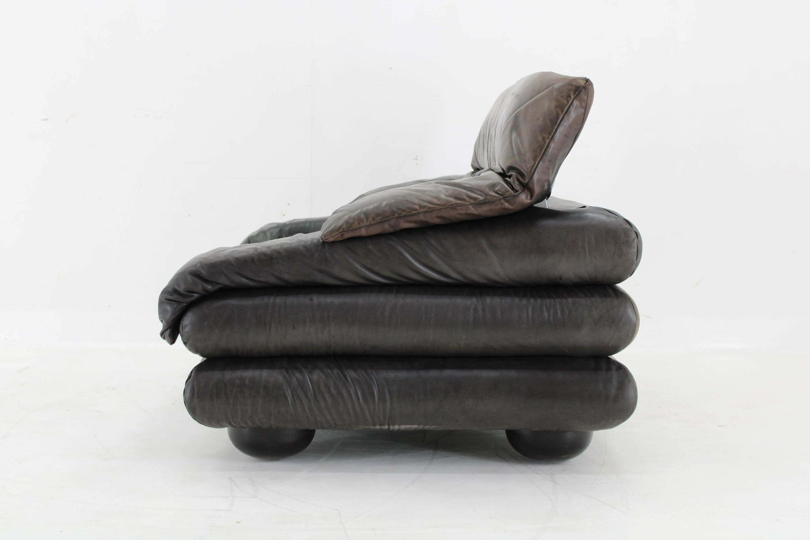 1970s Wiener Werkstätte Brutalist Letaher Adjustable Armchair photo 2062.0