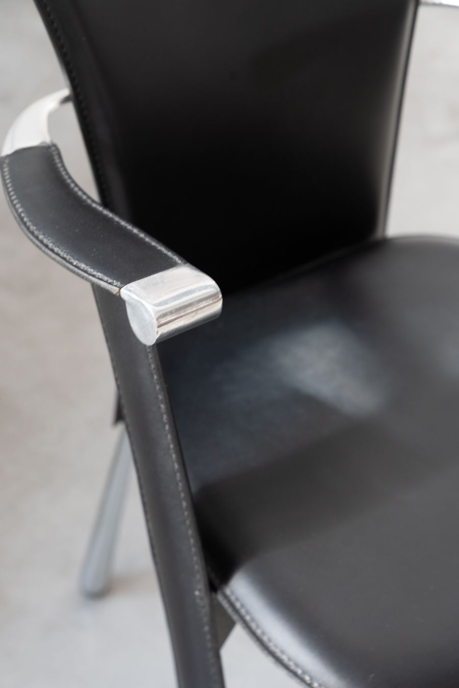 Stine Line 1990s Leather Armchair – Sleek Black Italian Design With Modern Flair photo Furniture