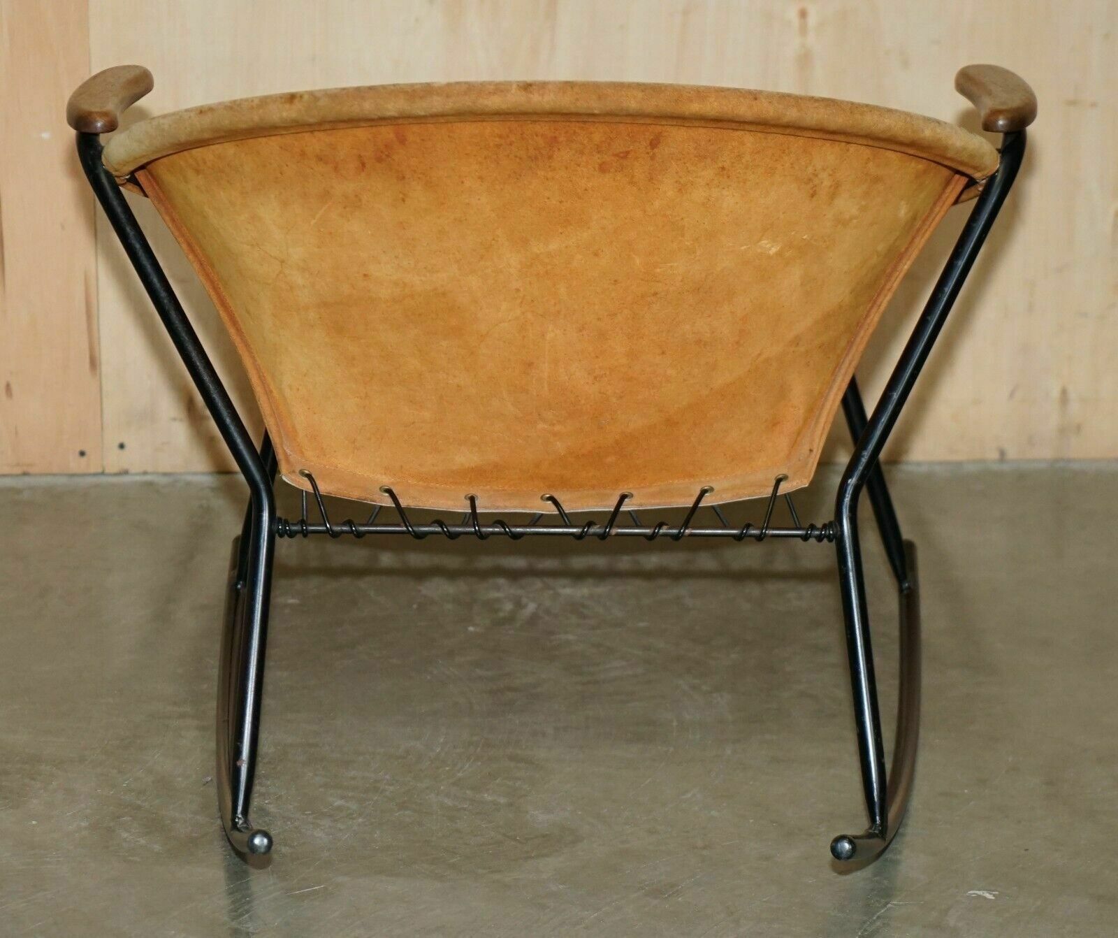 photo furniture 1960's Rare Balloon Lounge Rocking Armchair By Hans Olsen For Warm Nordic