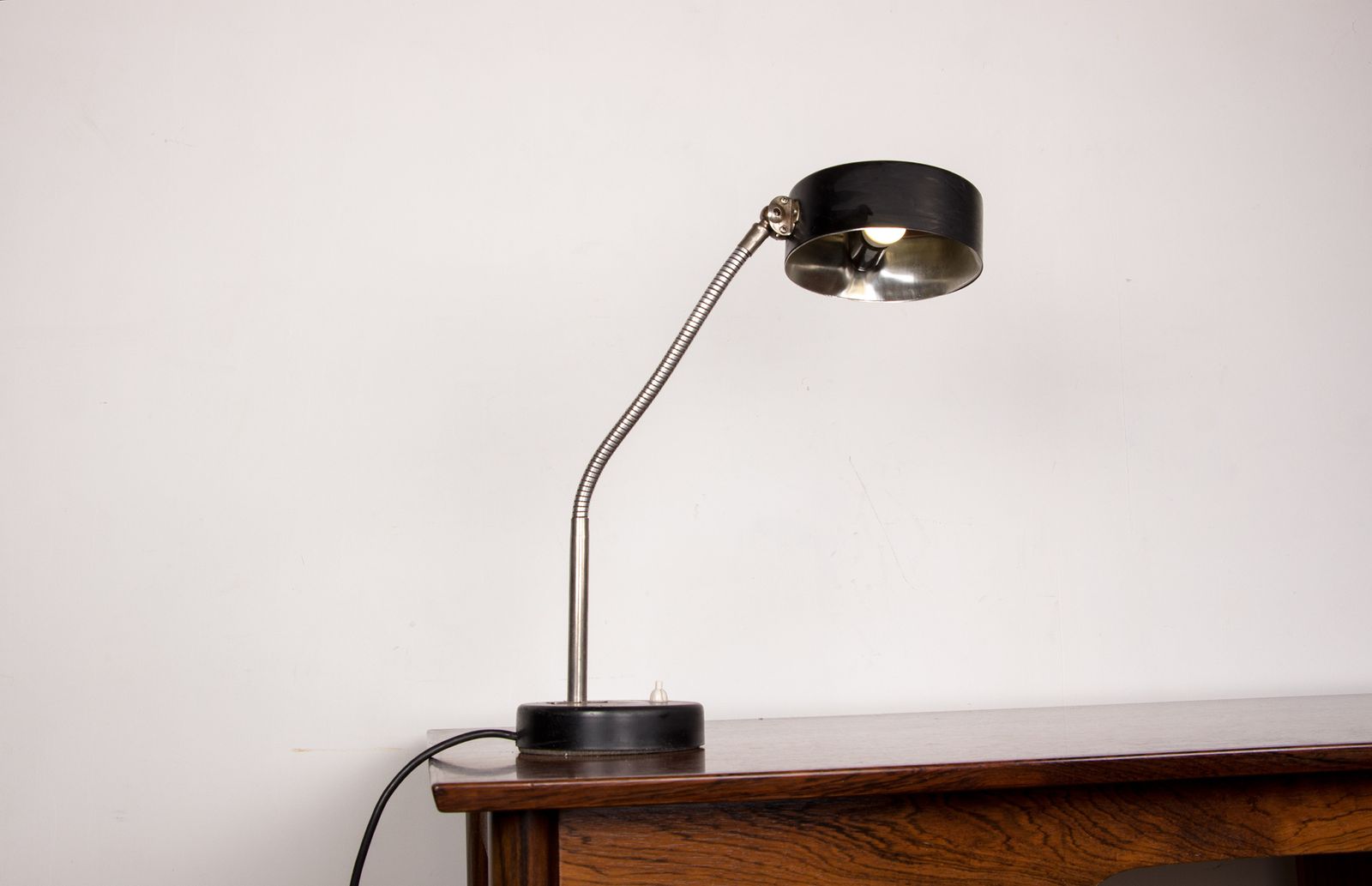 Importante lampe de bureau à base flexible, 1960