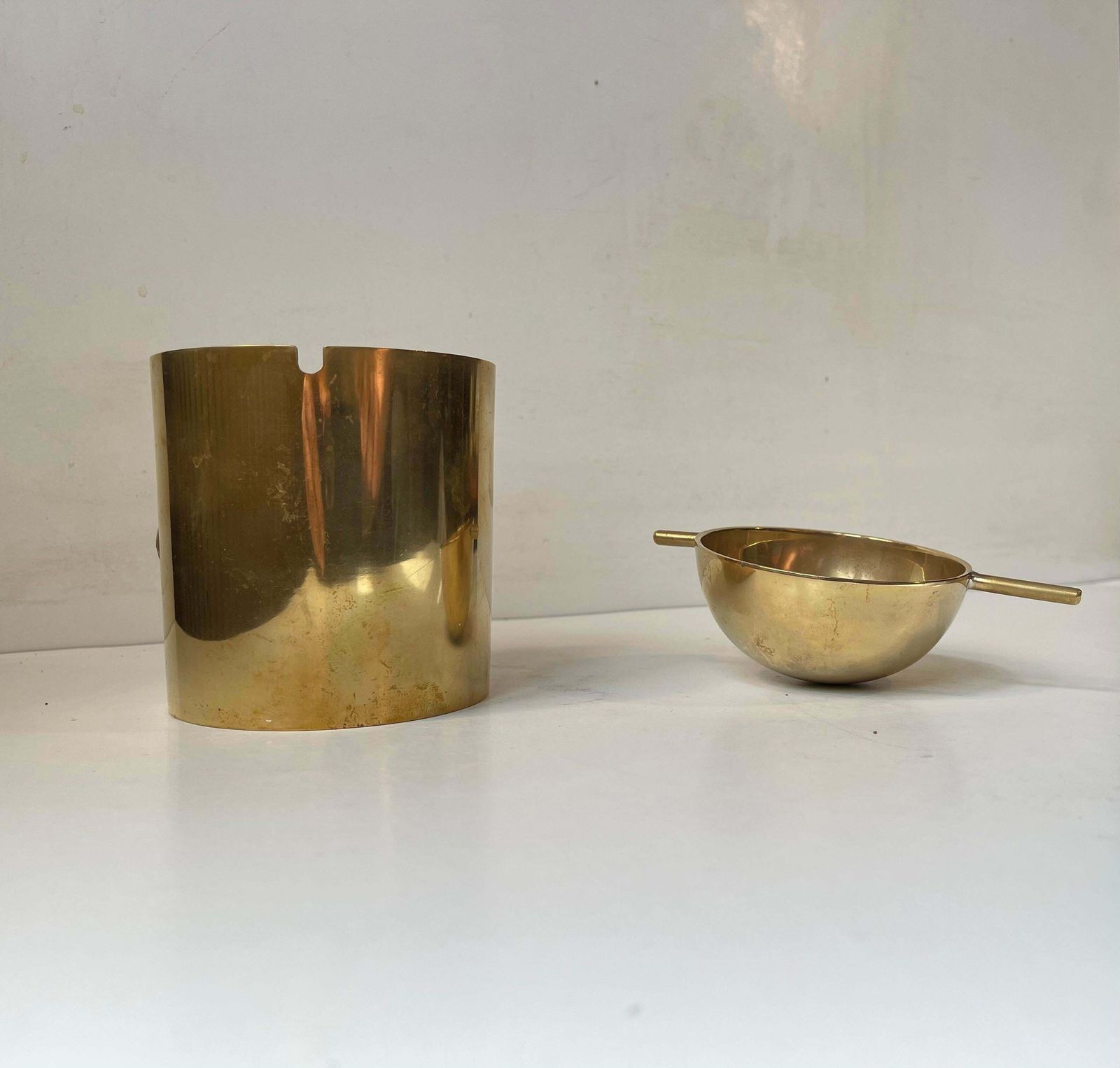 Large Cylinda Line Brass Cigar Ashtray By Arne Jacobsen, 1960s photo vinterior