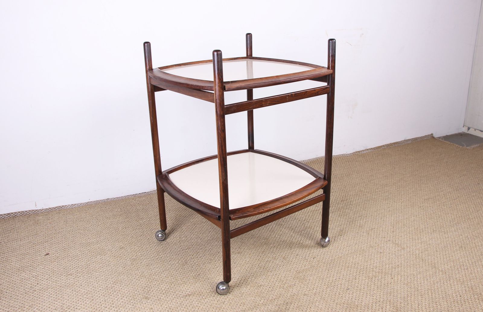 photo vintage Brazilian Serving Trolley With 2 Reversible Trays Rosewood And Formica By Cantù Móveis For Interiores Ltda 1960