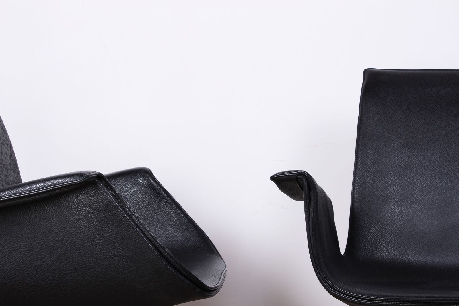 Paire de fauteuils danois en cuir noir et acier chromé, modèle FK 6725 ou « Tulip Chair », par Preben Fabricius et Jørgen Kastholm pour Walter Knoll photo 5000.0