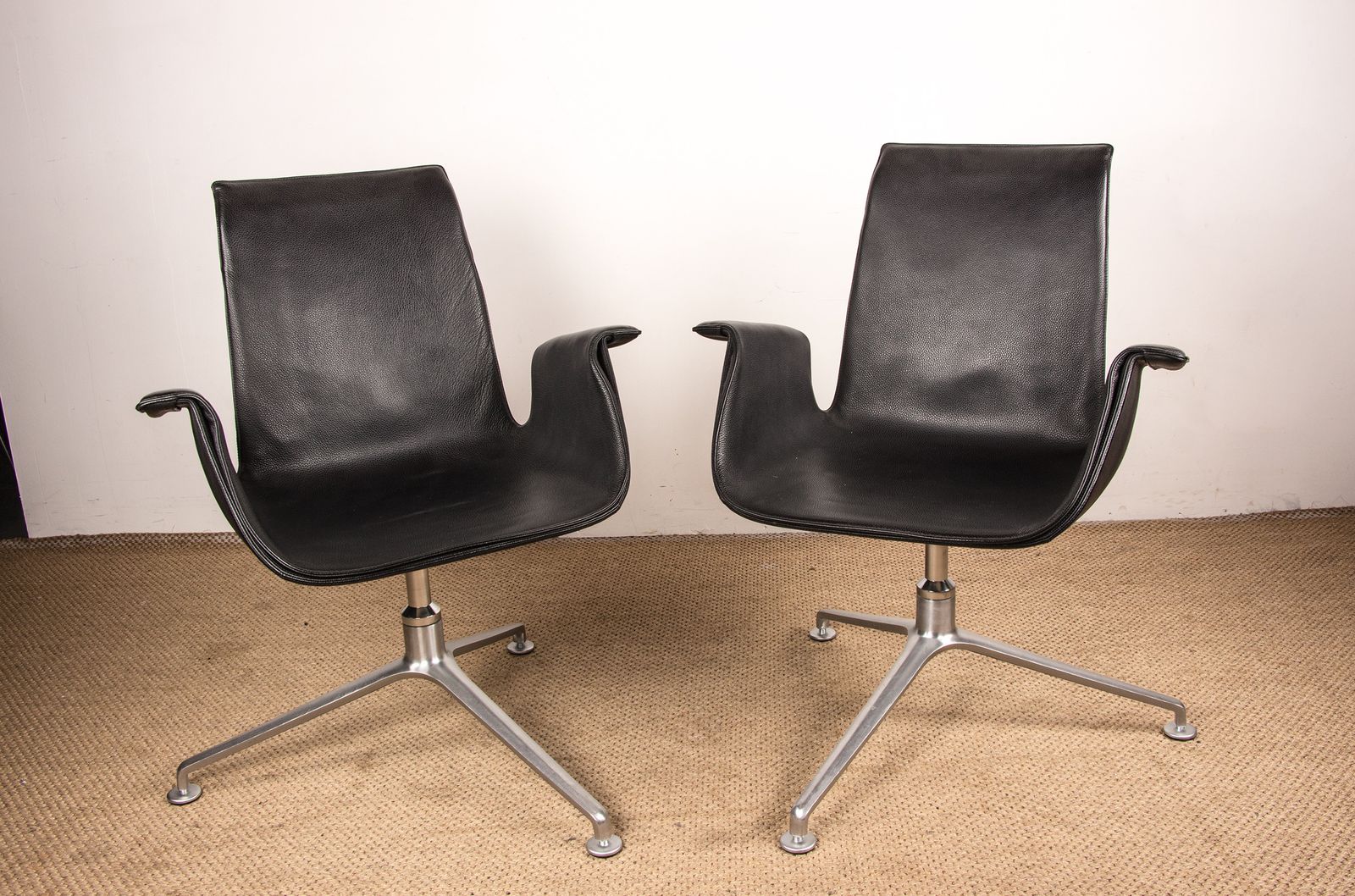 5000.0 Paire de fauteuils danois en cuir noir et acier chromé, modèle FK 6725 ou « Tulip Chair », par Preben Fabricius et Jørgen Kastholm pour Walter Knoll photo