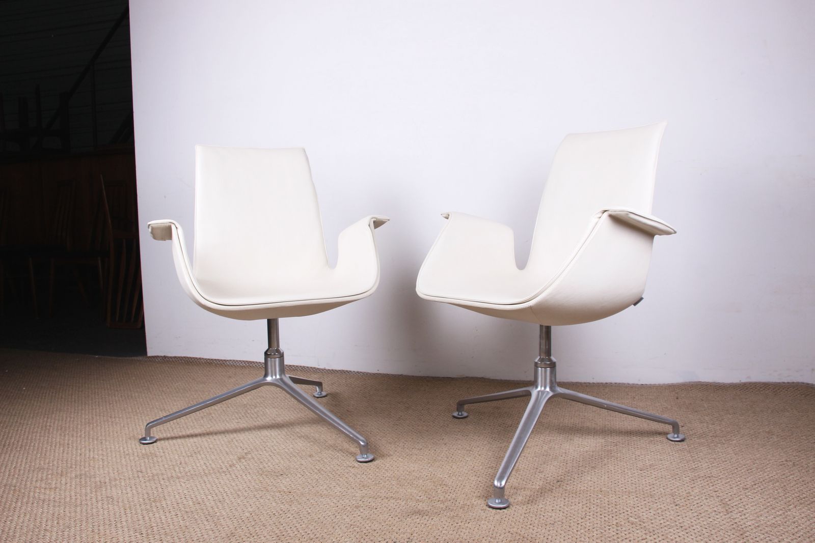 Pair Of Danish Armchairs In White Leather And Chromed Steel, Model Fk 6725 Or “Tulip Chair” By Preben Fabricius And Jørgen Kastholm For Walter Knoll photo Furniture