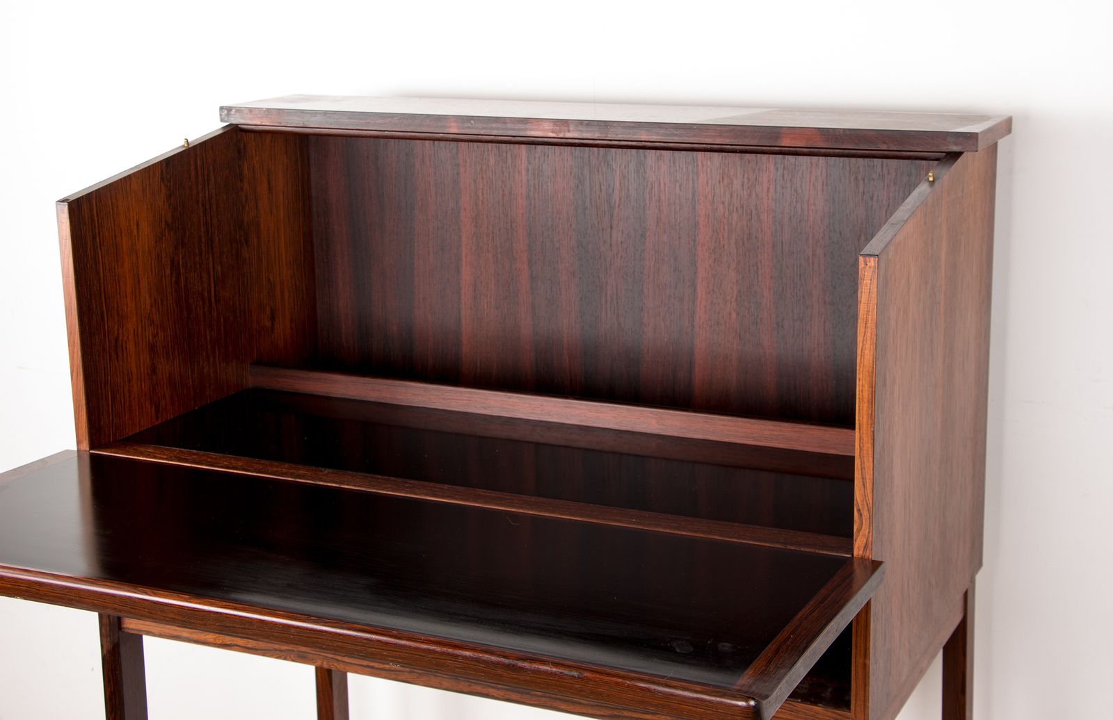 photo furniture Scriban servant de bar et de secrétaire en palissandre et Formica, par Hans Olsen pour Cs Mobler, 1960